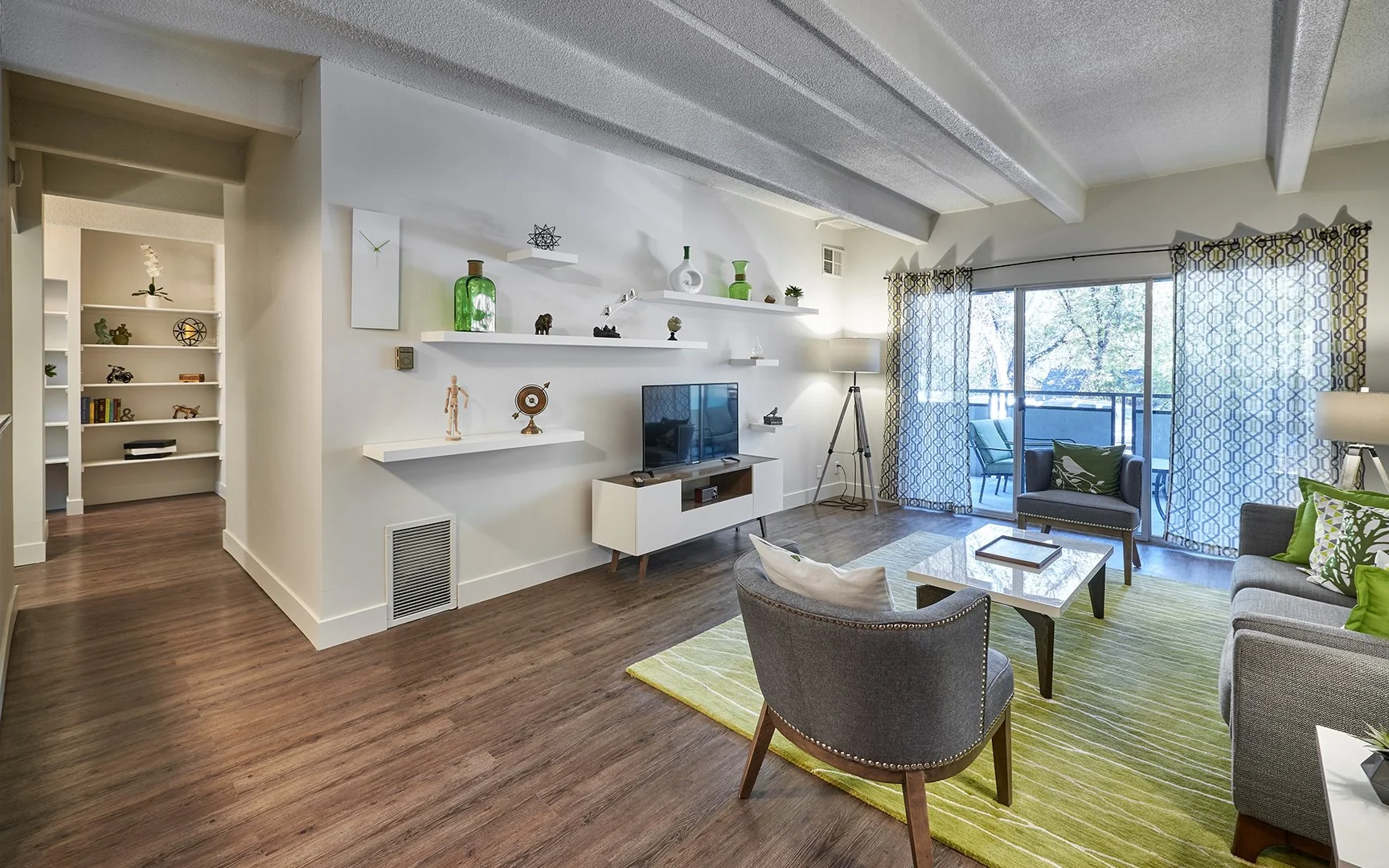 Luxe Tower — Sale in Colorado Springs, CO, photo 6 of 7