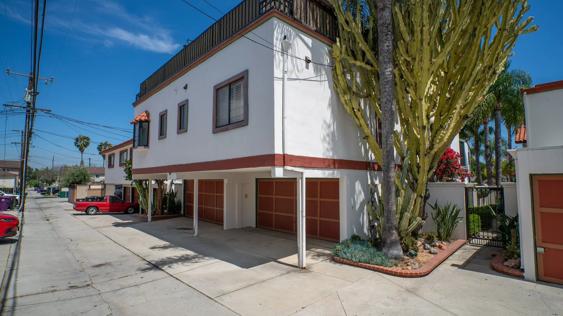 815 Roswell Ave — Sale in Long Beach, CA, photo 4 of 6