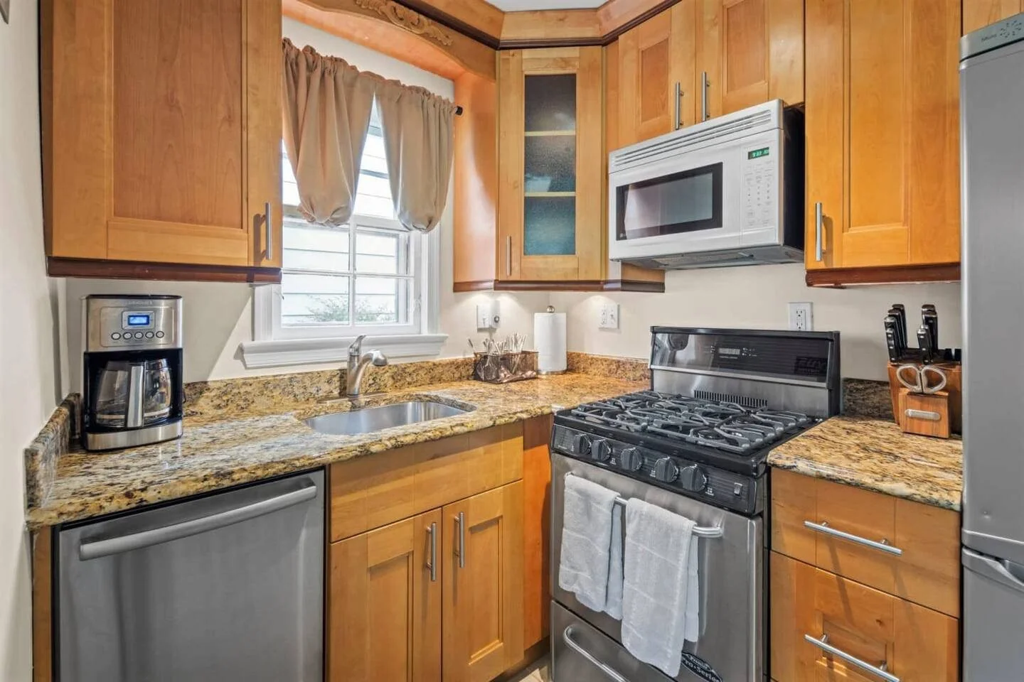 311 A Street NE — Sale in Washington, DC, photo 4 of 5