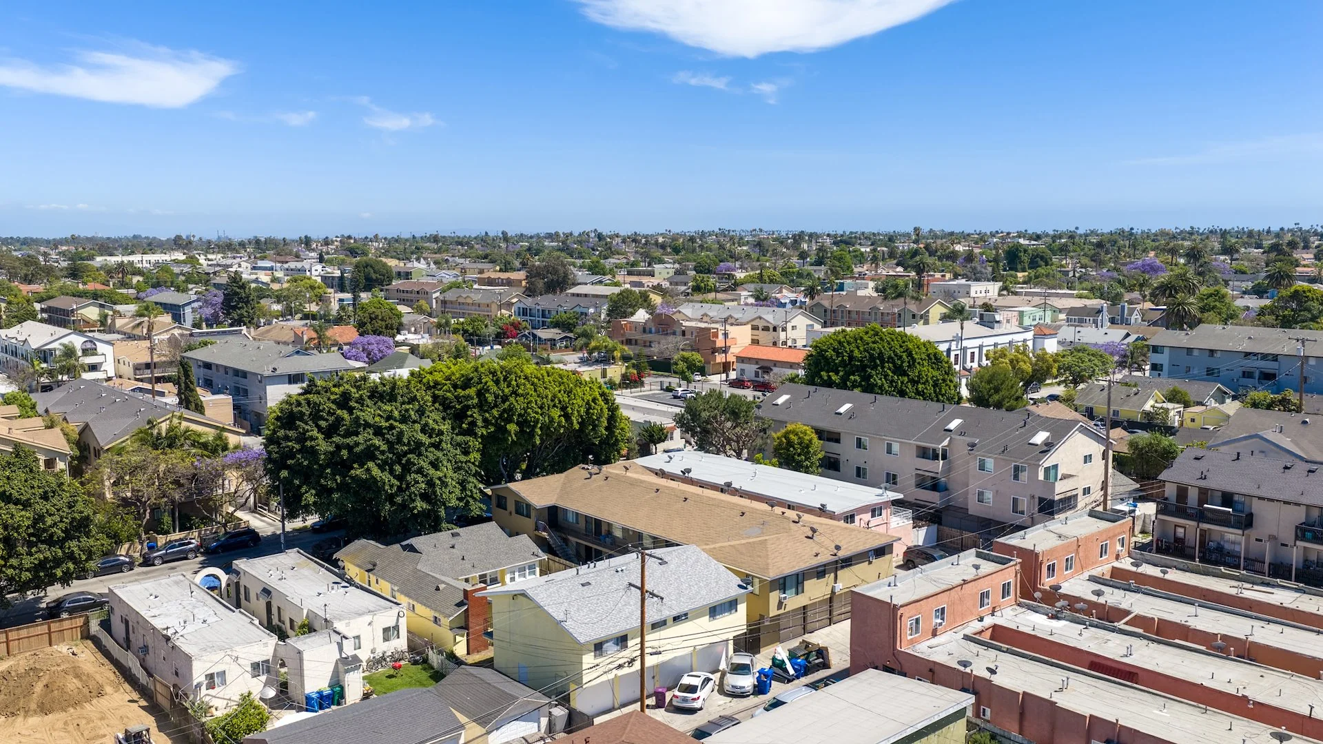 1137 Junipero Avenue — Sale in Long Beach, CA, photo 4 of 6