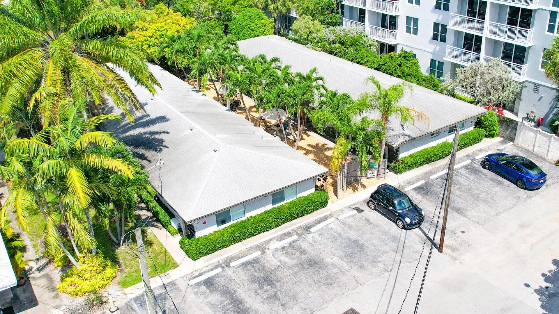 921-925 NE 17th Ave — Sale in Fort Lauderdale, FL, photo 3 of 5