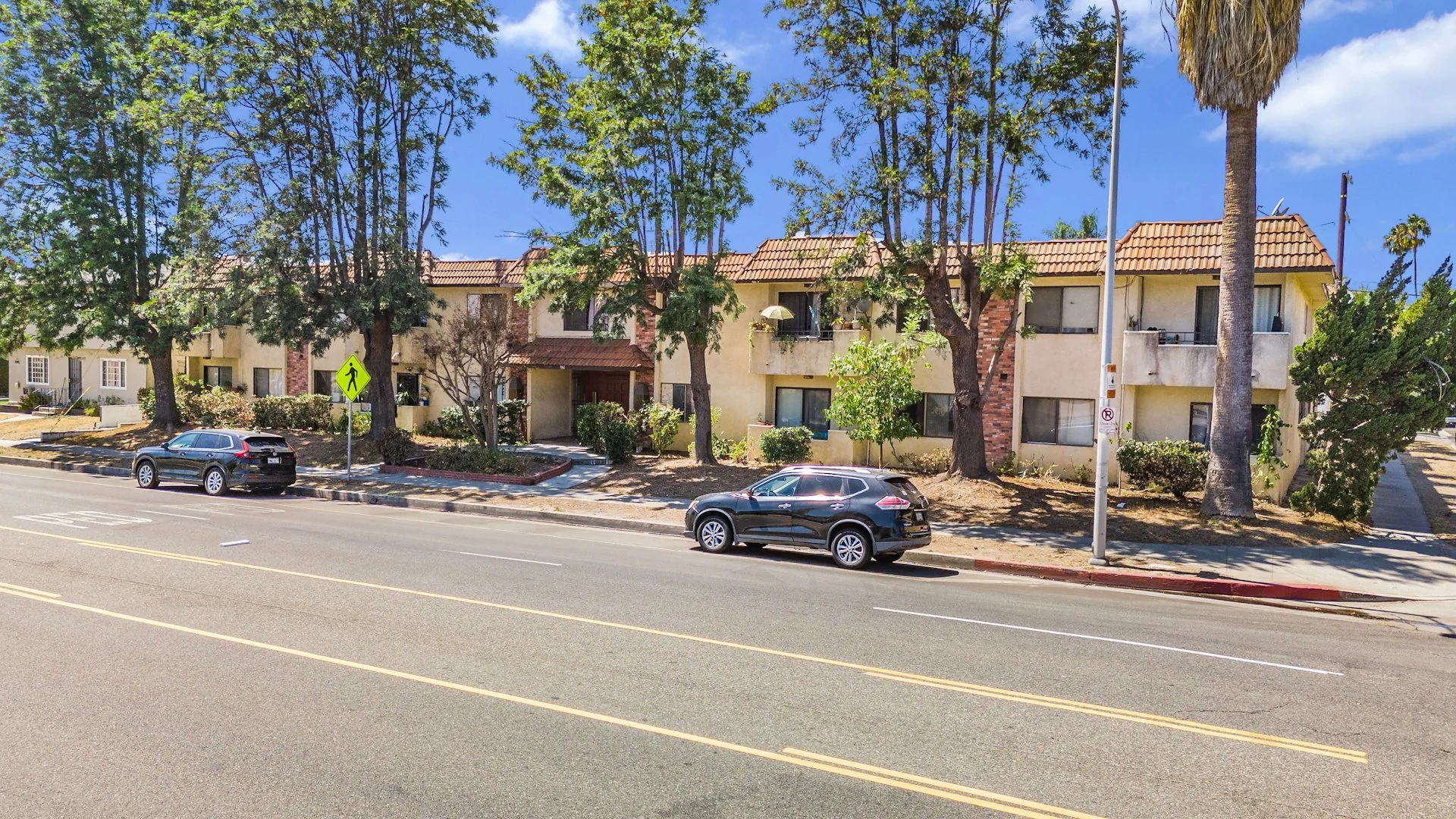 7061 Whitsett Ave — Sale in North Hollywood, CA, photo 1 of 2