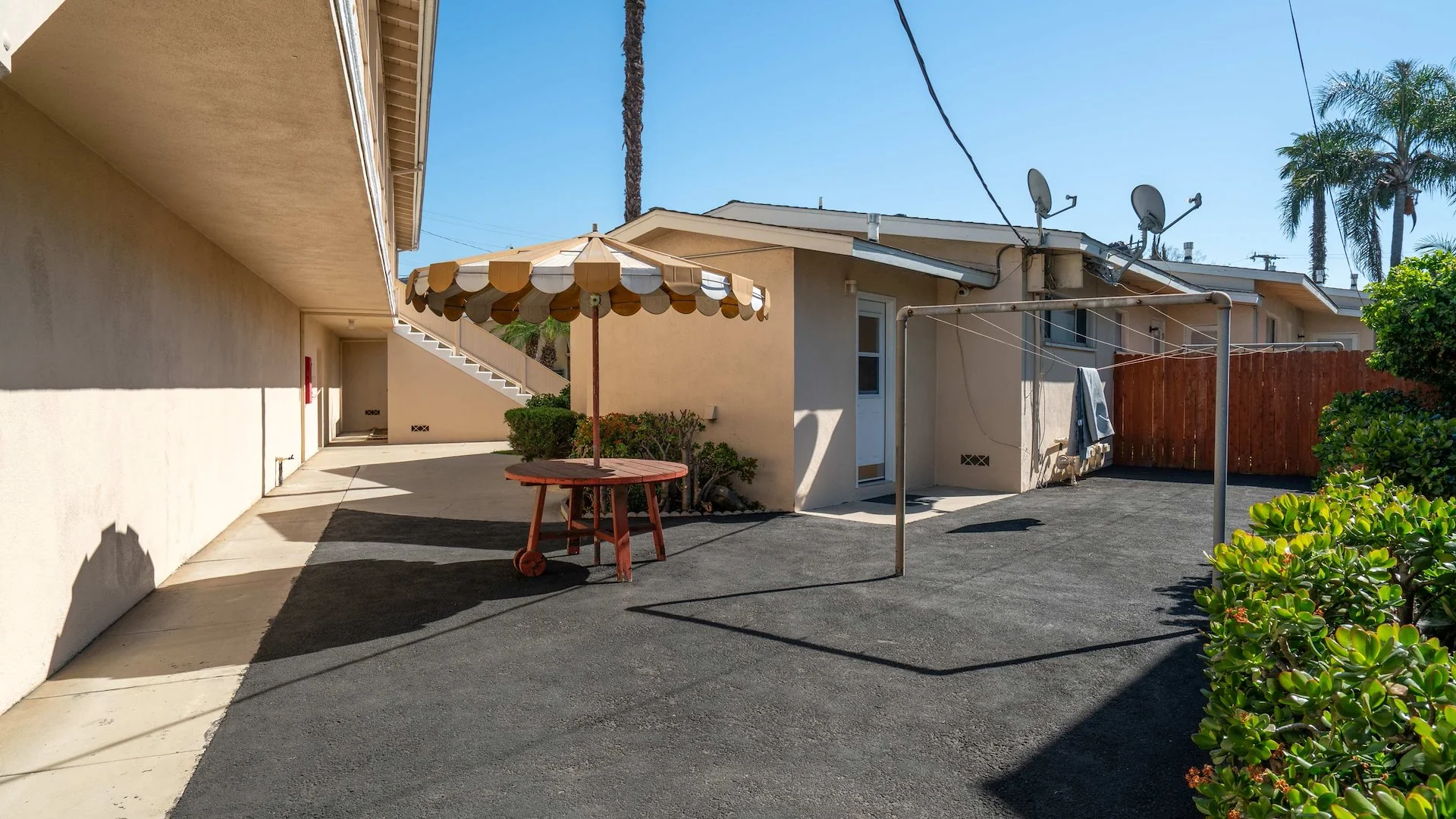 1116 West Ave — Sale in Fullerton, CA, photo 2 of 6
