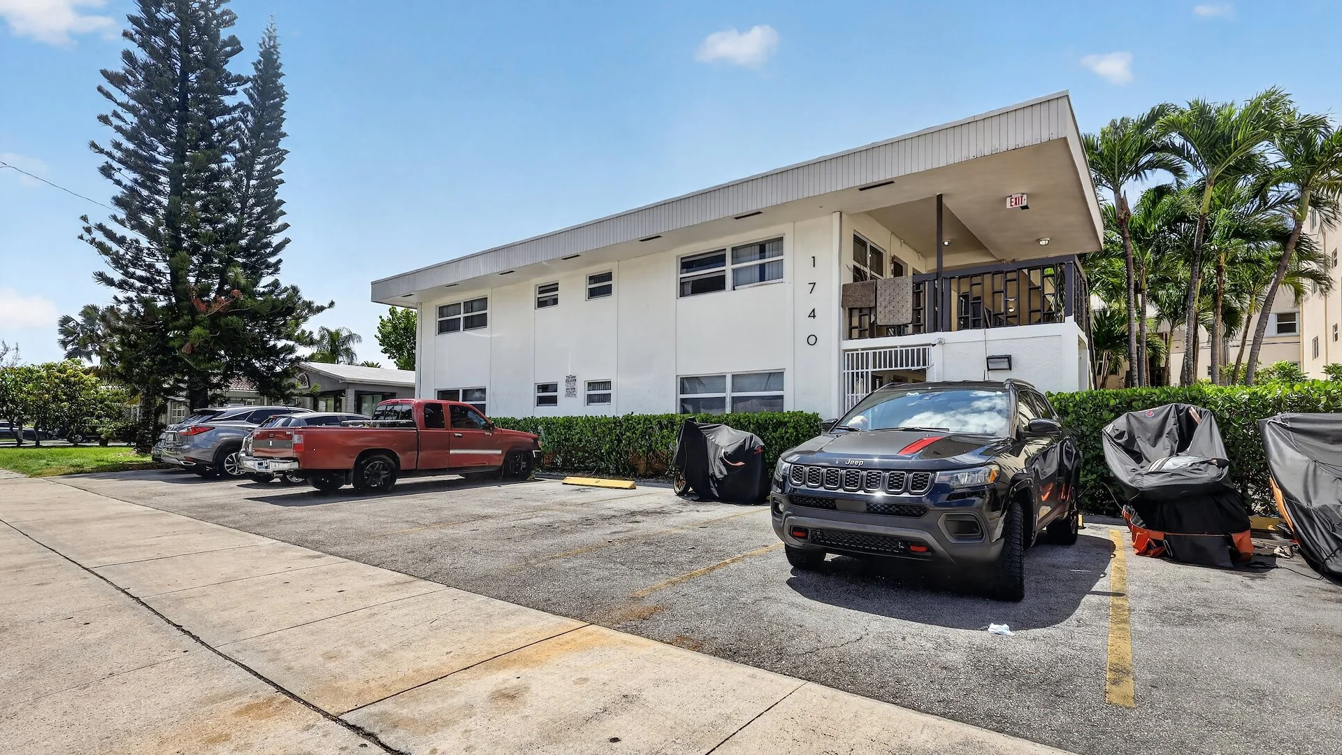 Funston Street Apartments — Sale in Hollywood, FL, photo 1 of 3