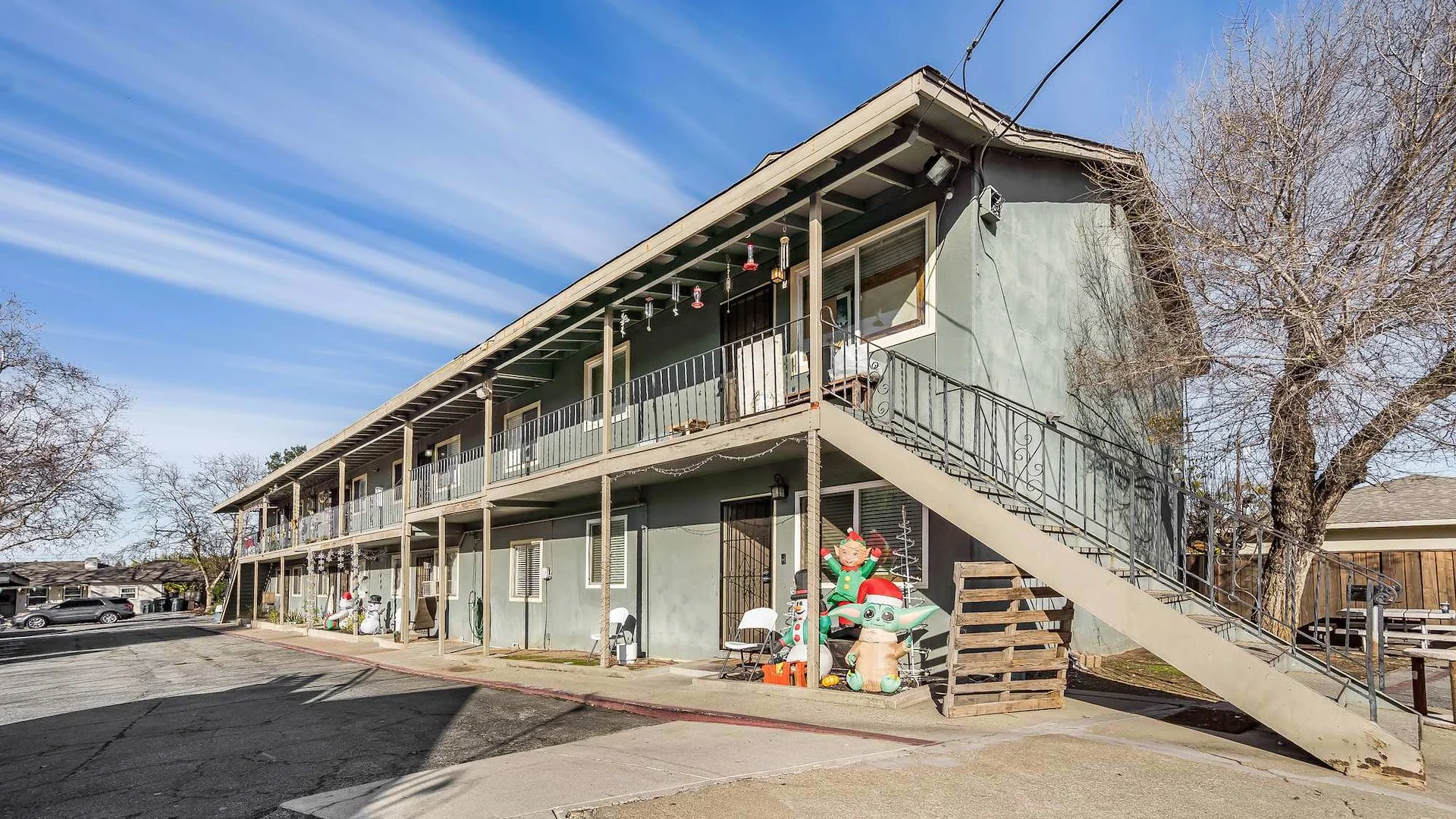 Azure Apartments — Sale in Gilroy, CA, photo 4 of 5