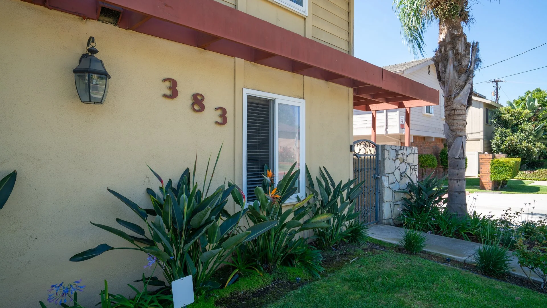 383 W Wilson St — Sale in Costa Mesa, CA, photo 2 of 6