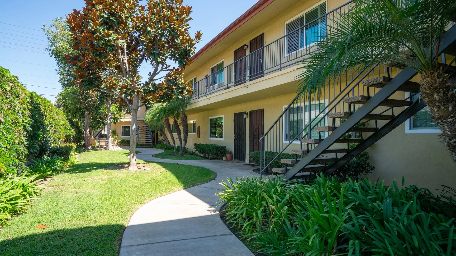 383 W Wilson St — Sale in Costa Mesa, CA, photo 3 of 6