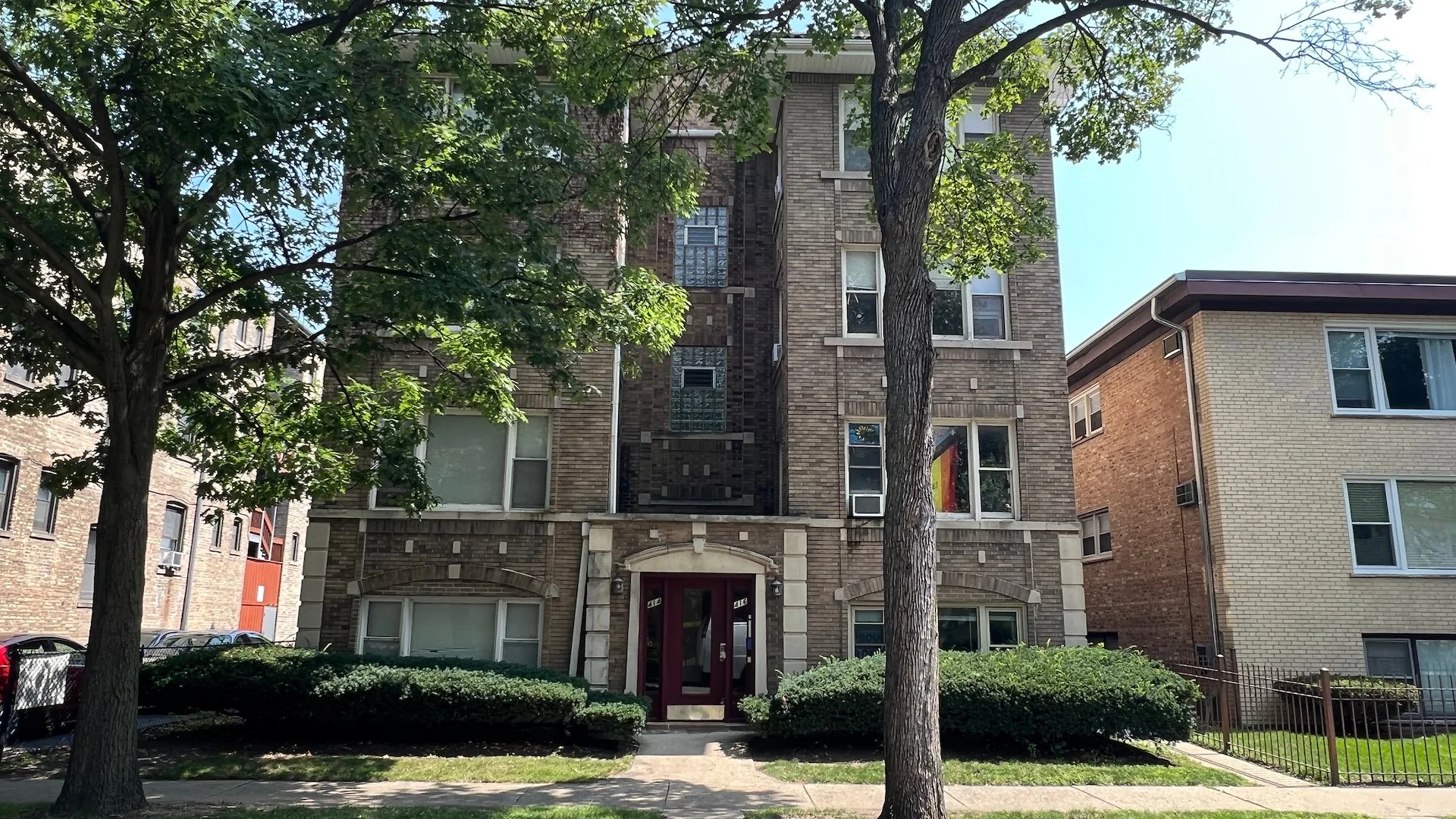West Oak Park Portfolio — Sale in Oak Park, IL, photo 3 of 5