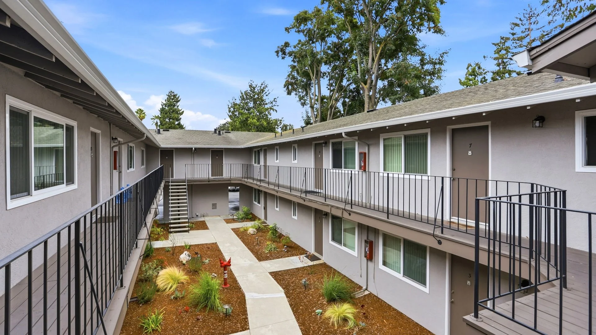 239 Easy St — Sale in Mountain View, CA, photo 4 of 5