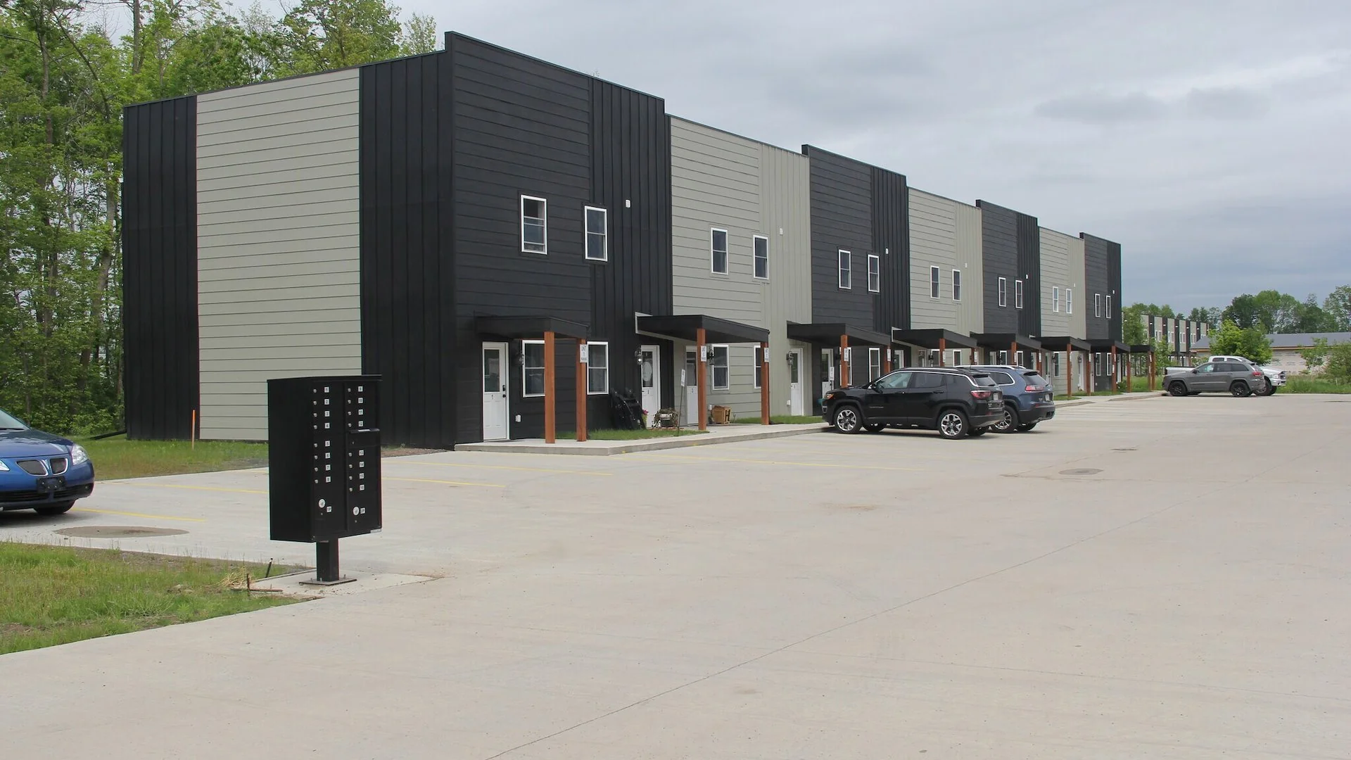 Island Glen Apartments - multifamily for sale in cumberland, WI