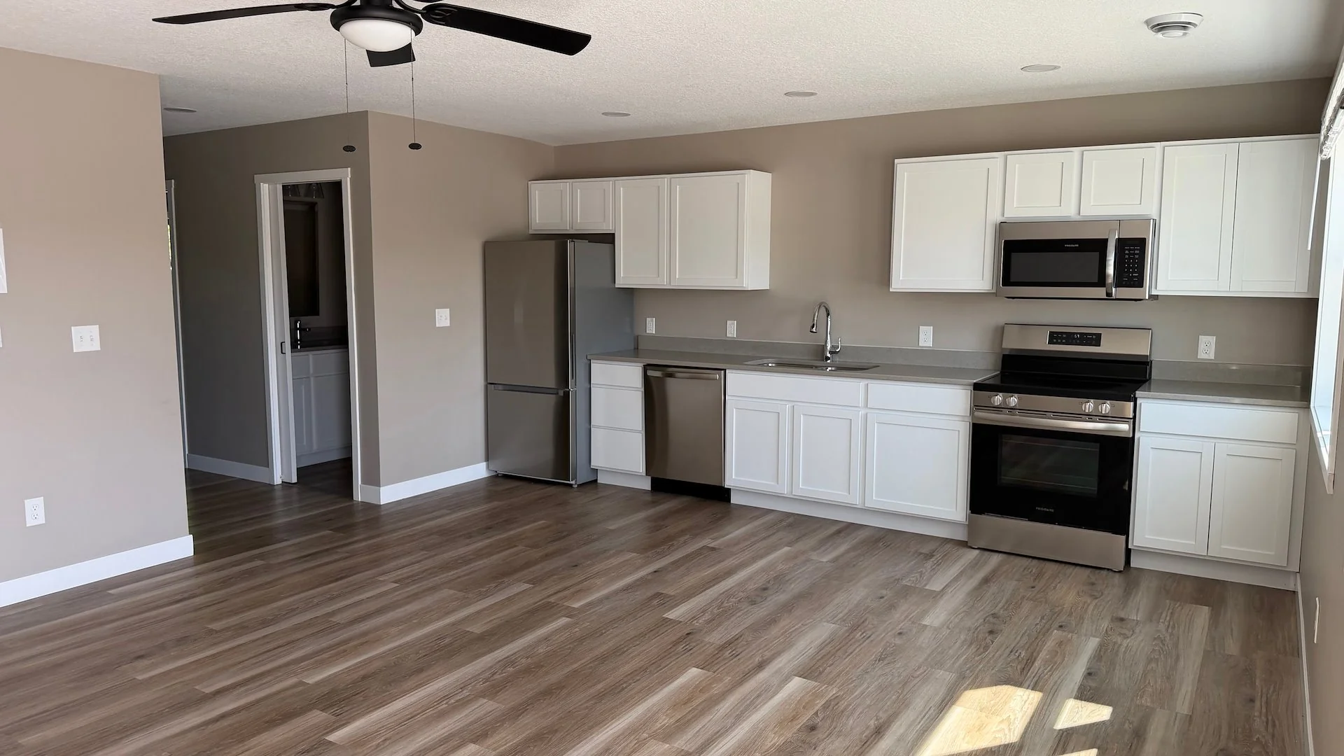 Island Glen Apartments — Sale in Cumberland, WI, photo 2 of 5