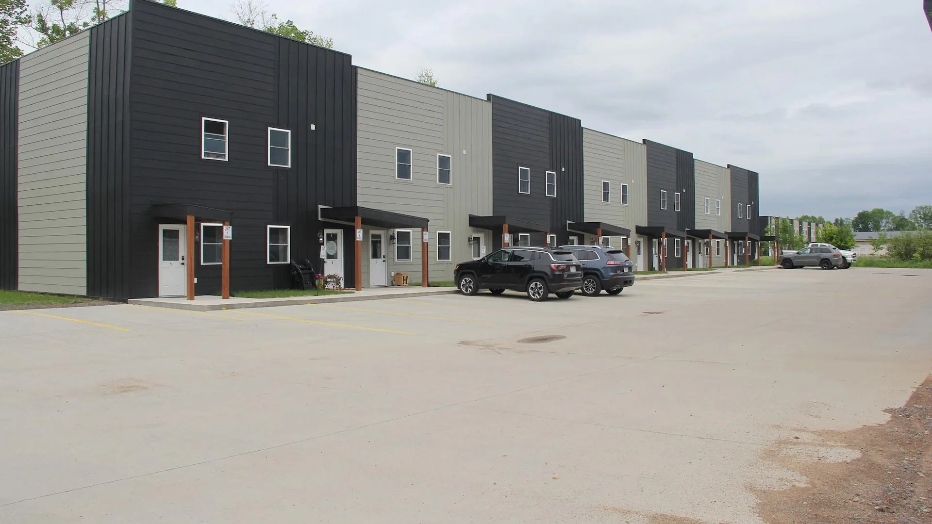 Island Glen Apartments — Sale in Cumberland, WI, photo 3 of 5