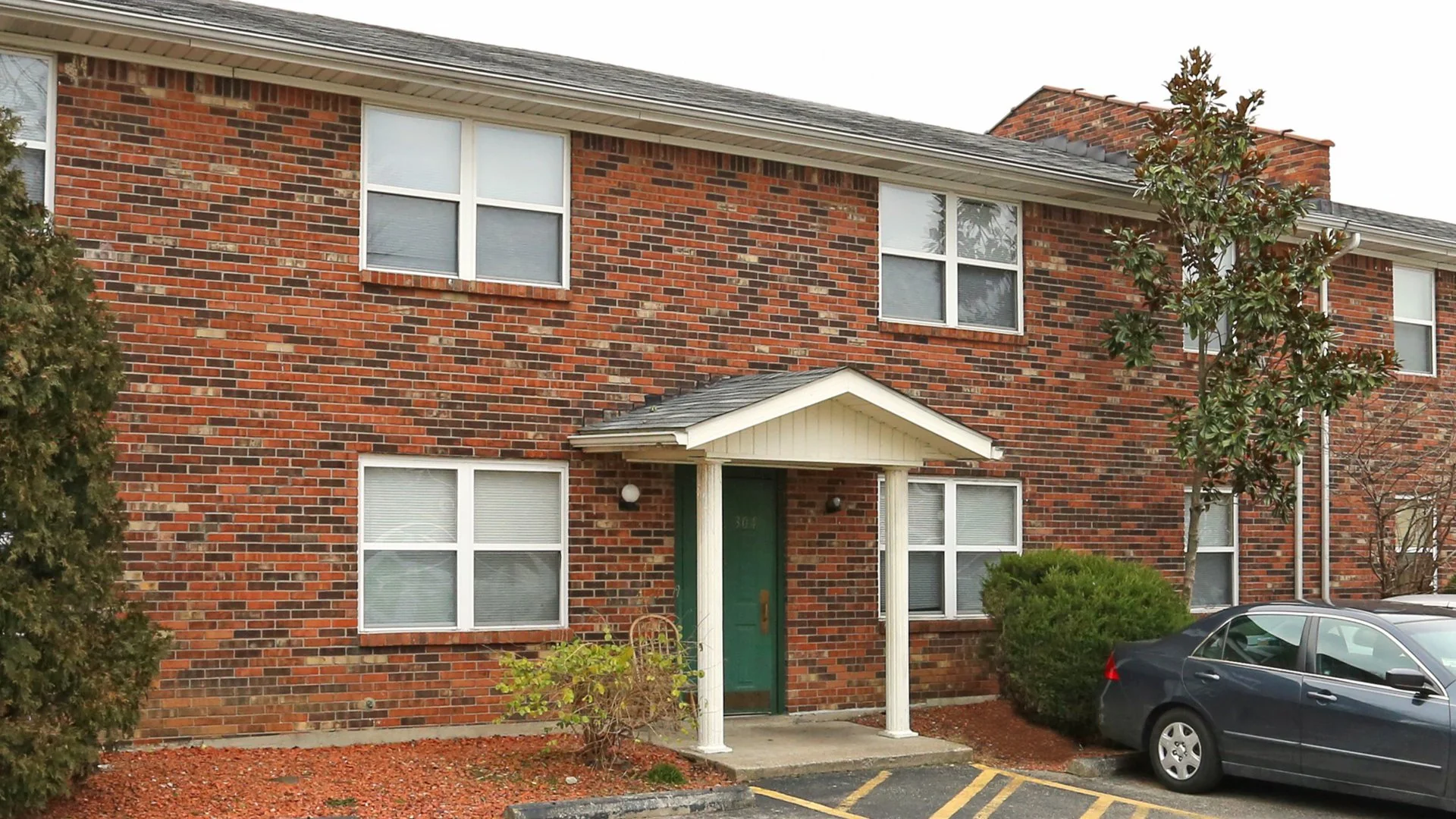 Eden Apartments — Sale in Louisville, KY, photo 1 of 5