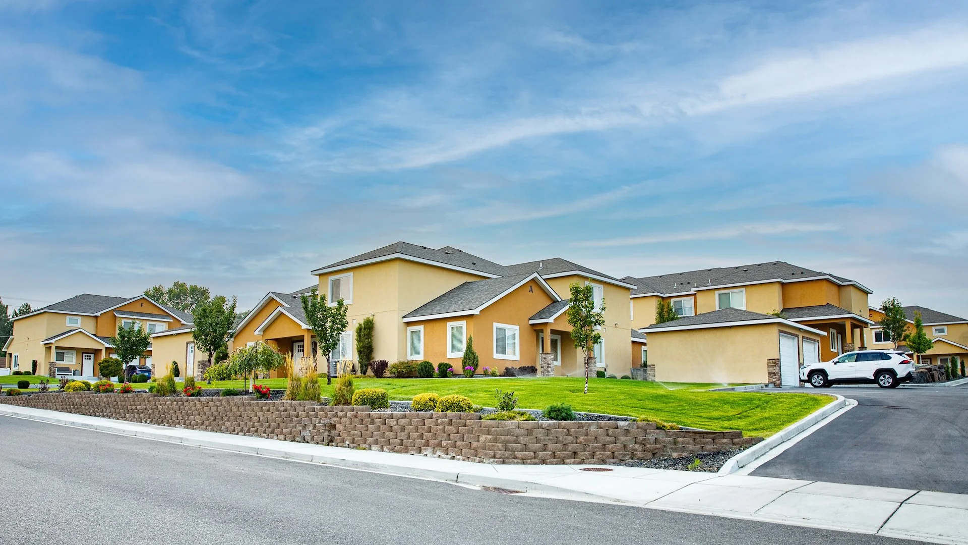 Rosencrans Townhomes — Sale in West Richland, WA, photo 1 of 2