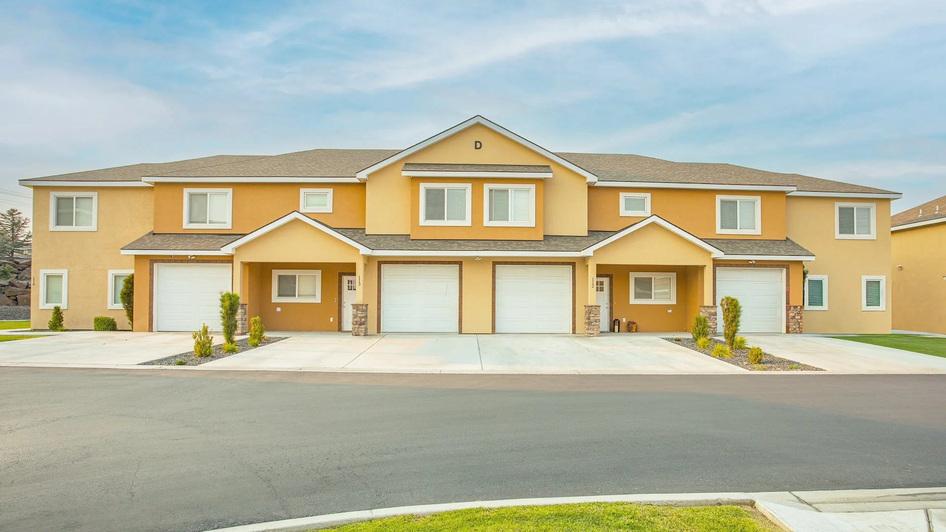 Rosencrans Townhomes — Sale in West Richland, WA, photo 2 of 2