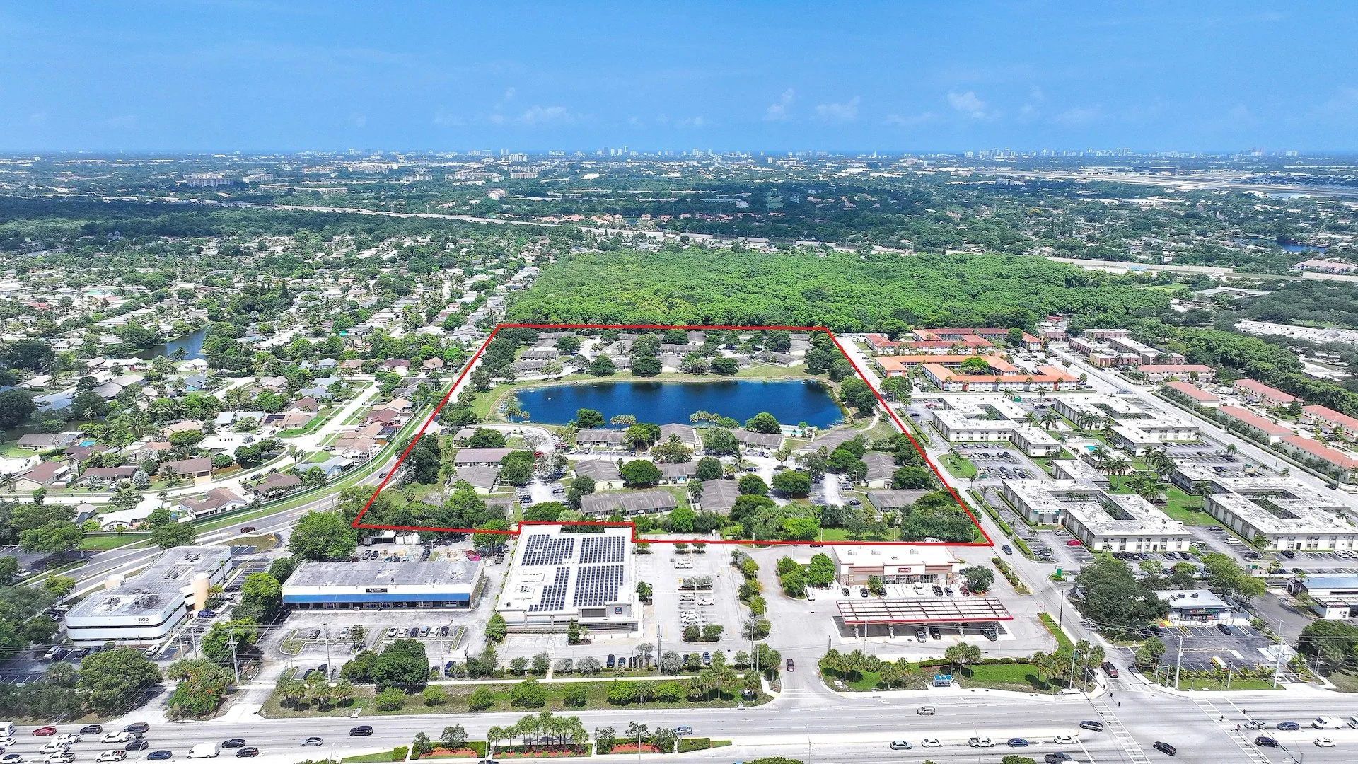 Oakland Hills Apartments — Sale in Margate, FL, photo 4 of 7