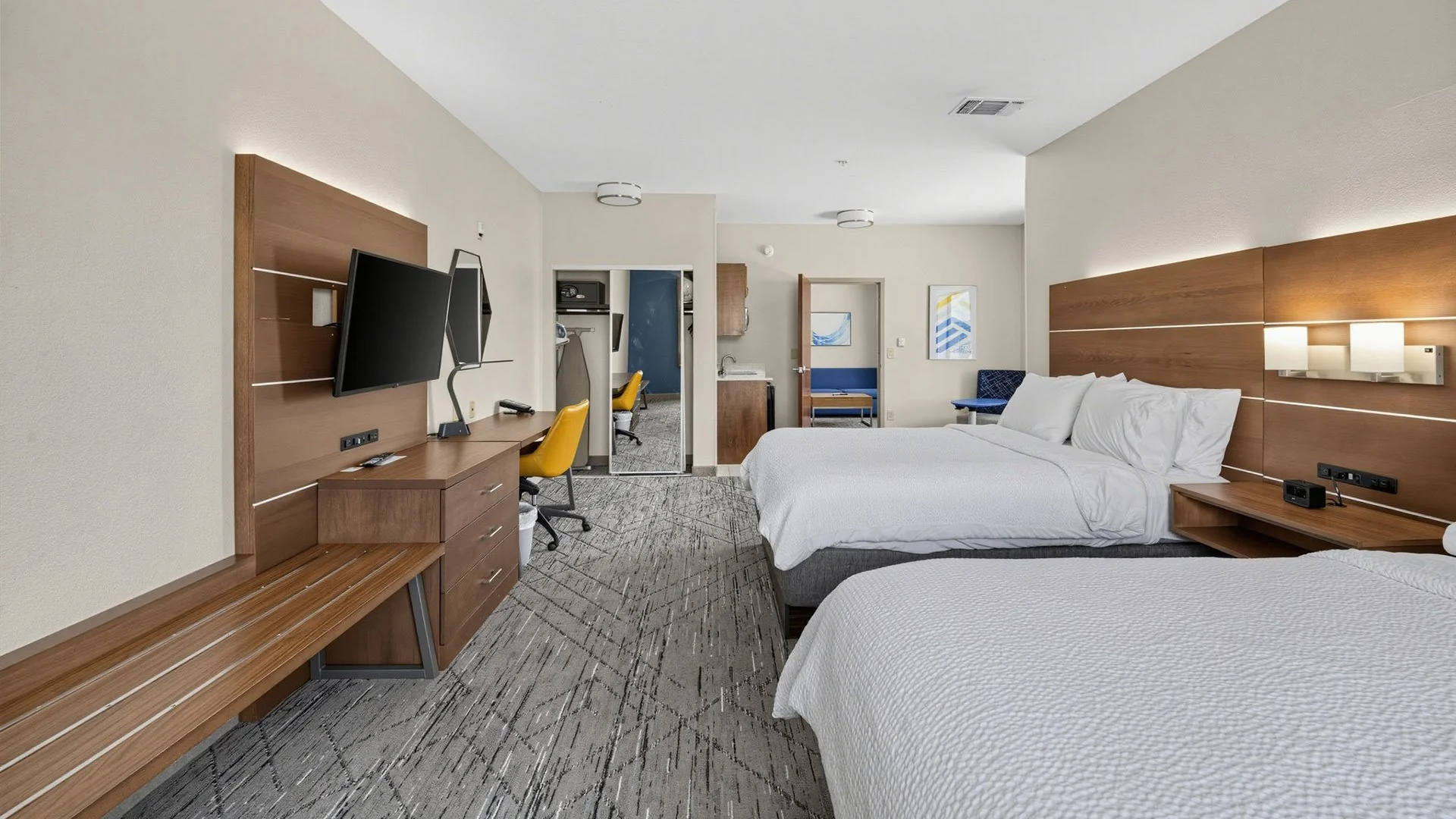 Holiday Inn Express & Suites Texarkana — Sale in Texarkana, TX, photo 6 of 6