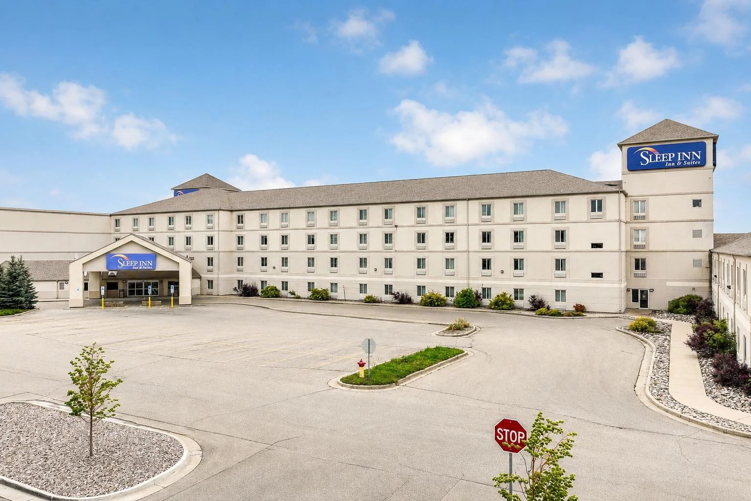 Sleep Inn & Suites Conference Center and Water Park… — Sale in Minot, ND, photo 1 of 2