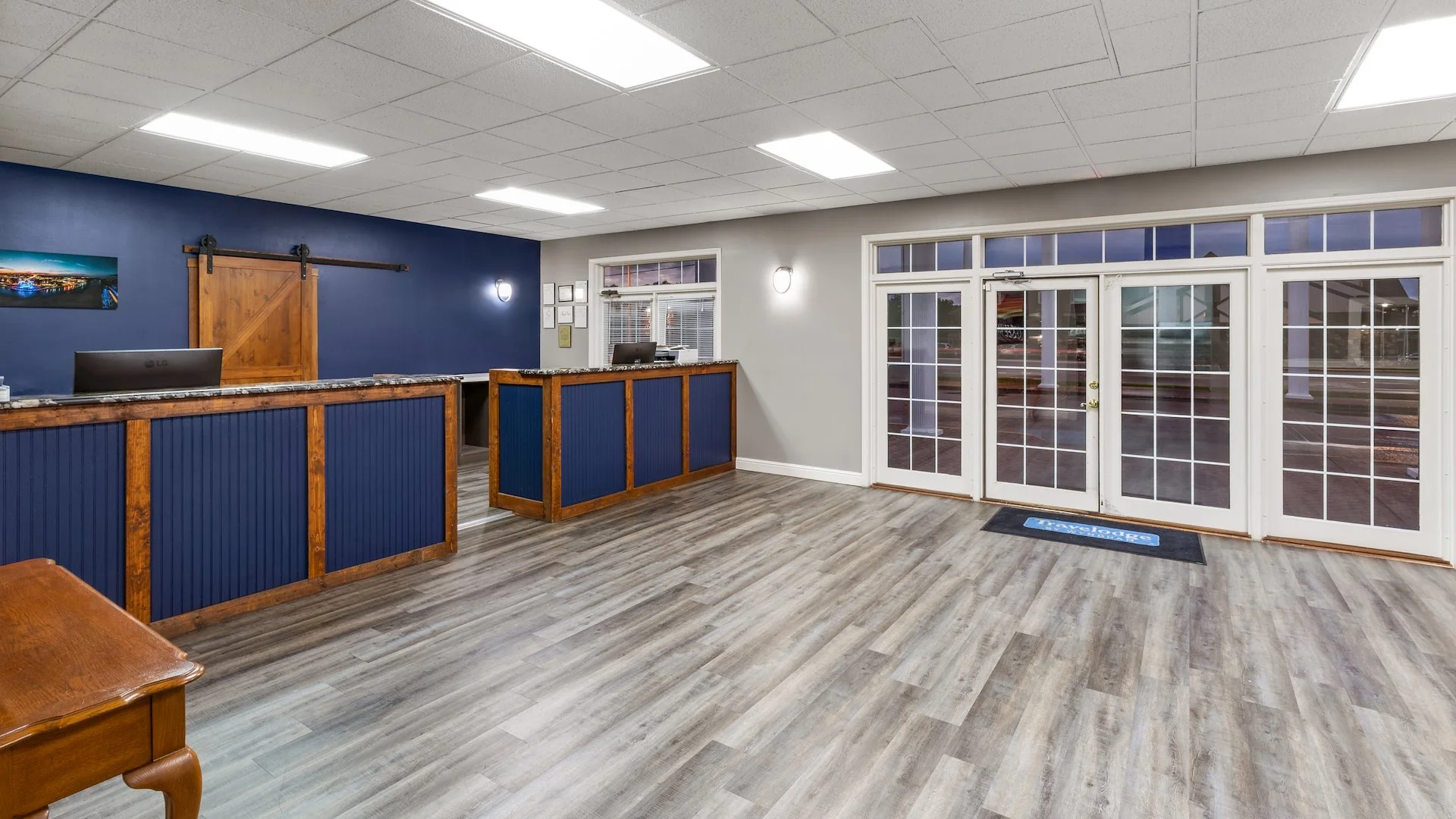 Angel Inn Near IMAX, a Travelodge by Wyndham — Sale in Branson, MO, photo 3 of 5