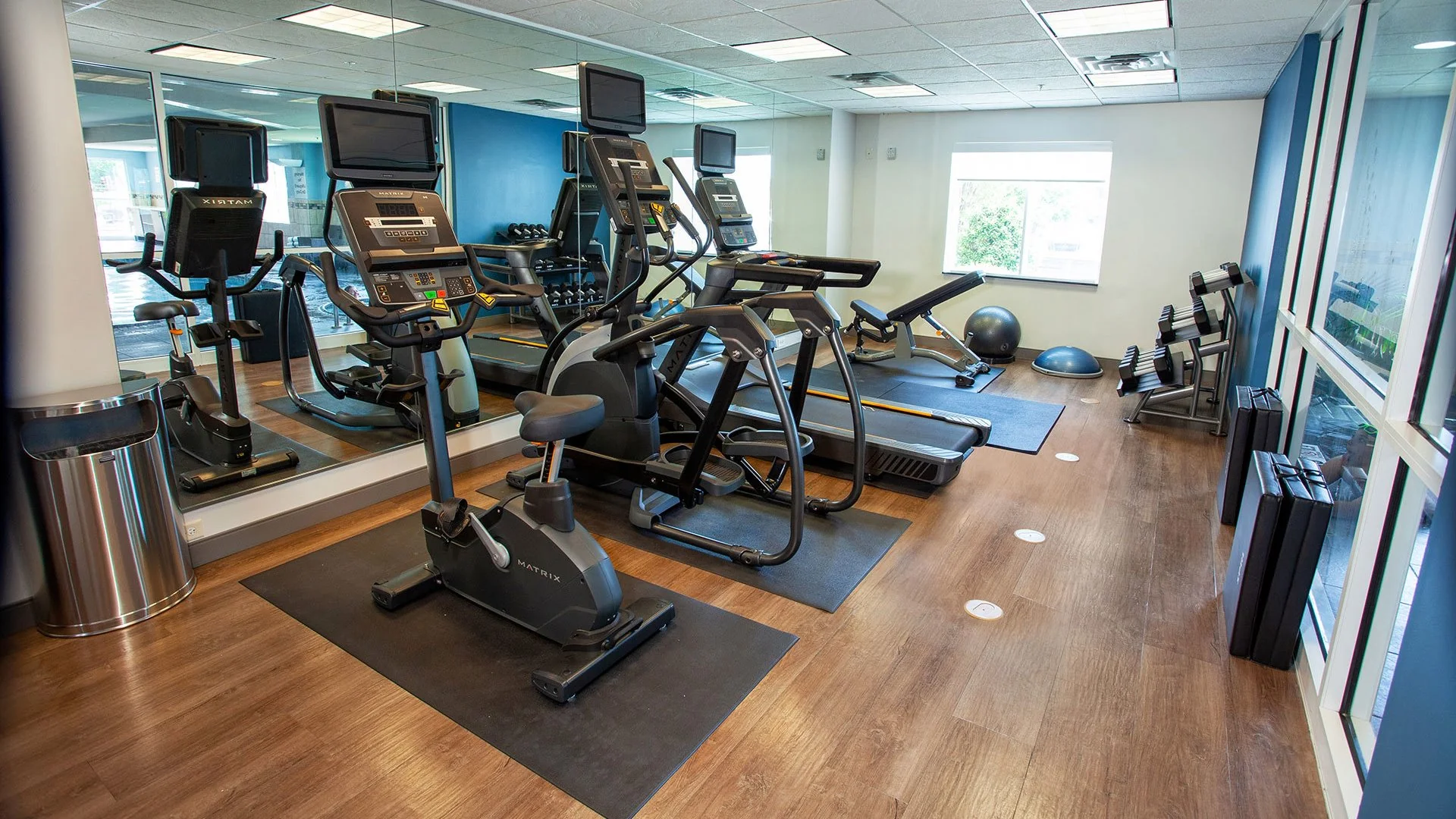 Holiday Inn Express & Suites Tulsa South Bixby — Sale in Tulsa, OK, photo 2 of 6