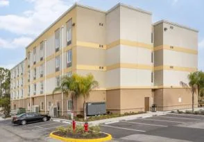 Comfort Inn Daytona Beach Hotel — Sale in Daytona Beach, FL, photo 3 of 4