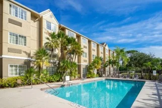 Baymont By Wyndham  I Drive - hospitality for sale in orlando, FL