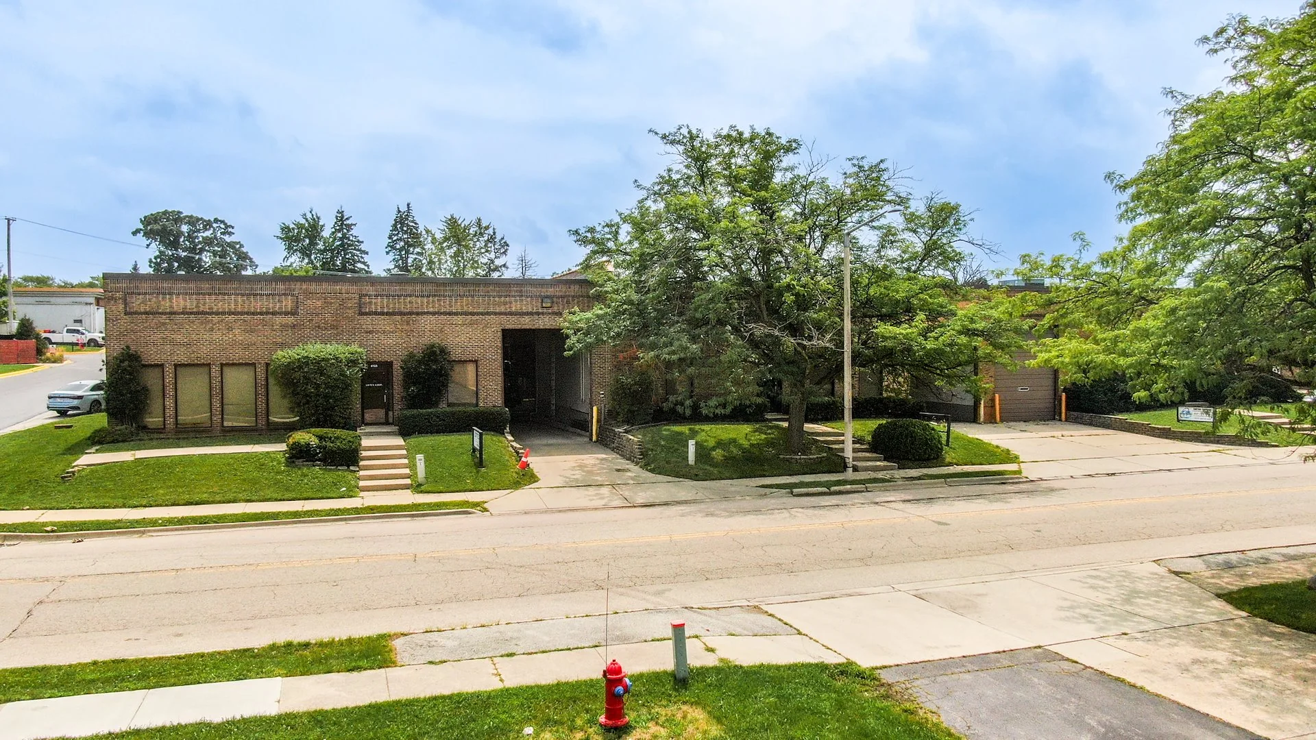Lake County 2 Unit Warehouse | Gurnee — Sale in Gurnee, IL, photo 1 of 2