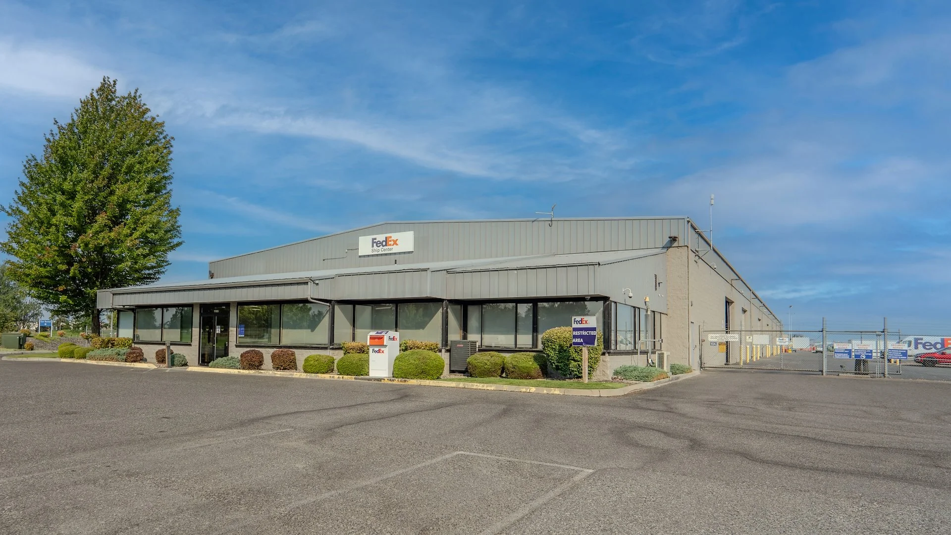 FedEx Express — Sale in Pasco, WA, photo 1 of 4