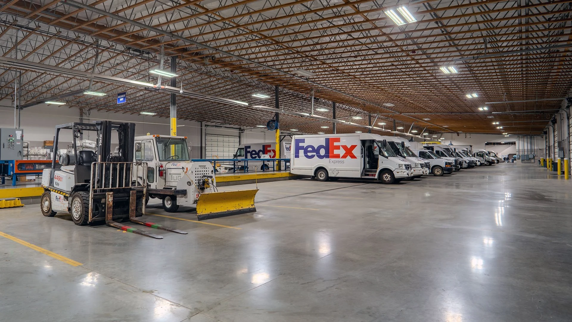 FedEx Express — Sale in Pasco, WA, photo 2 of 4