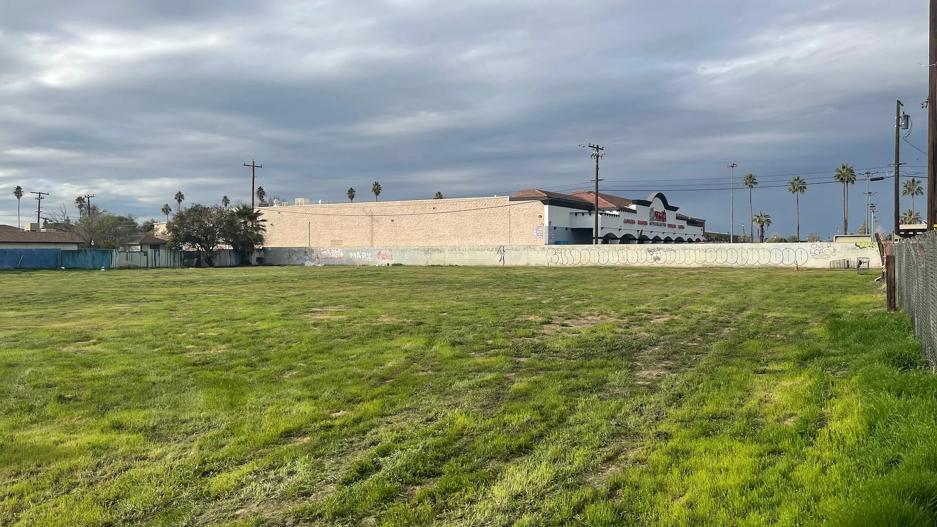 Multi-Family Developmental Land — Sale in Bakersfield, CA, photo 3 of 8
