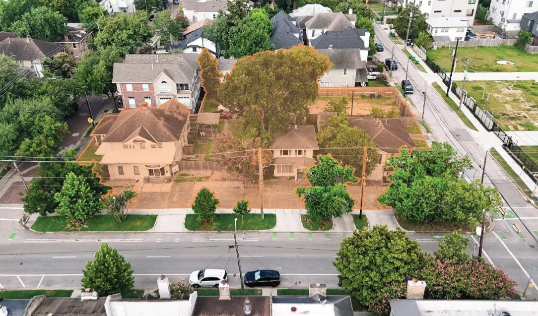 2006 Commonwealth Street — Sale in Houston, TX, photo 1 of 5