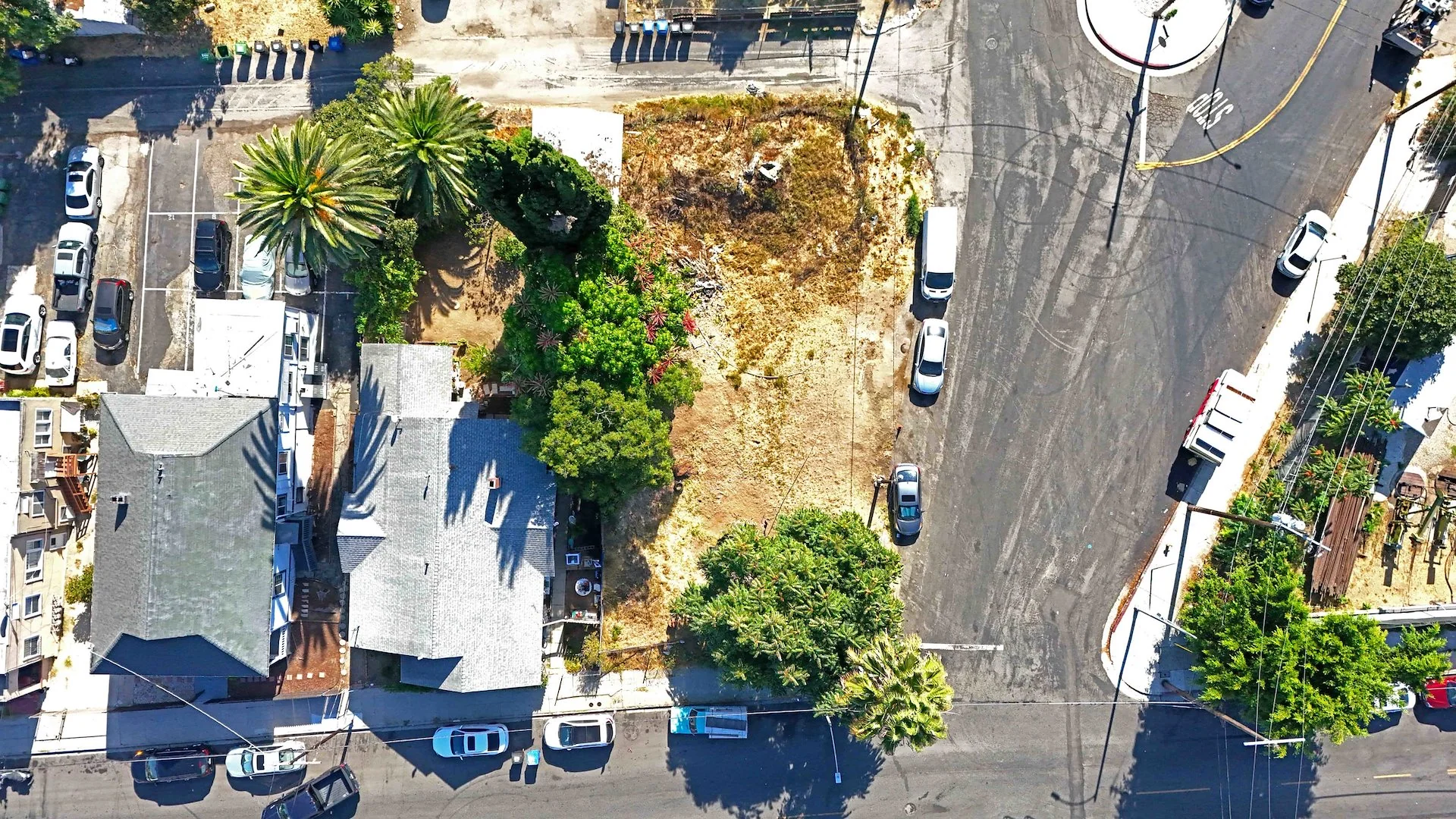 202 Belmont Ave — Sale in Los Angeles, CA, photo 3 of 4