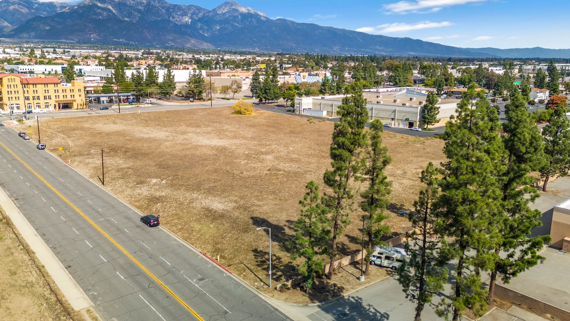 5151 e Arrow Highway — Sale in Montclair, CA, photo 1 of 3