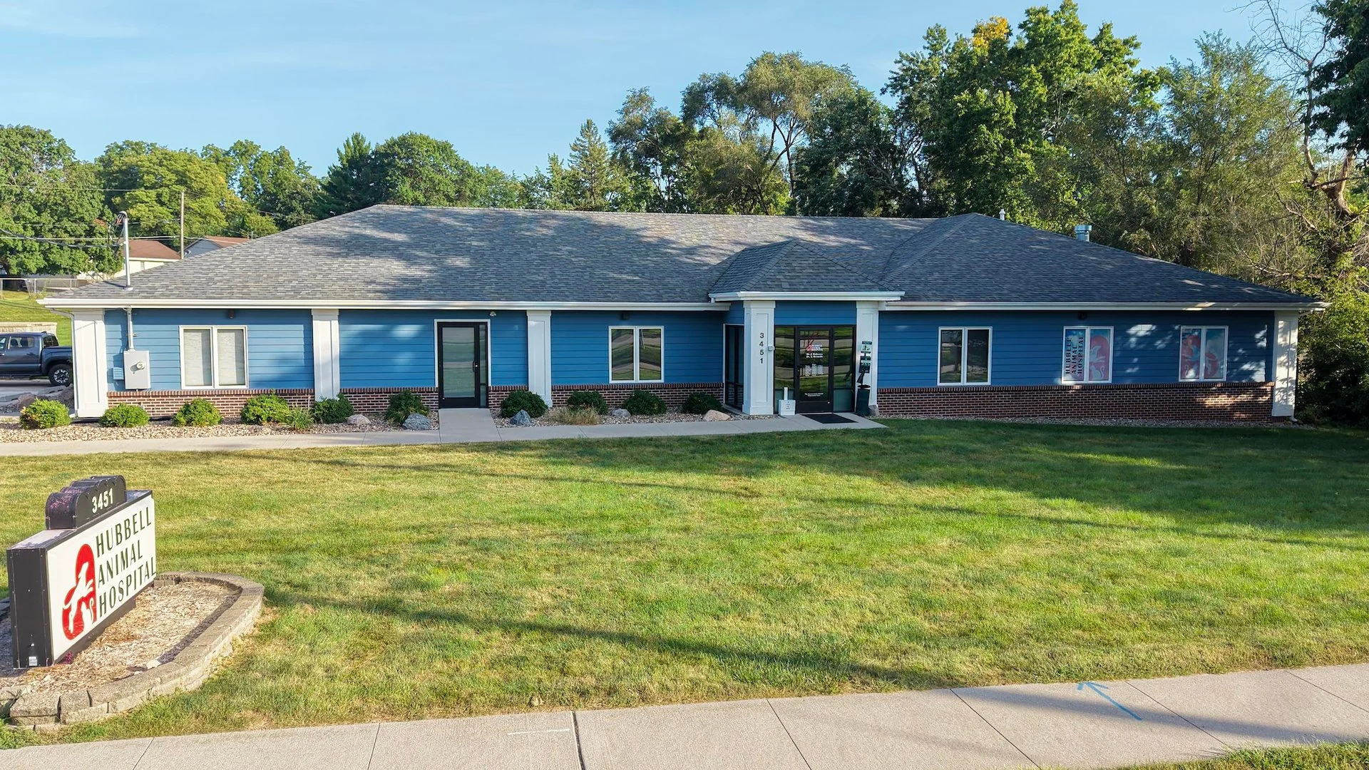 The Hubbell Animal Hospital - office for sale in des moines, IA