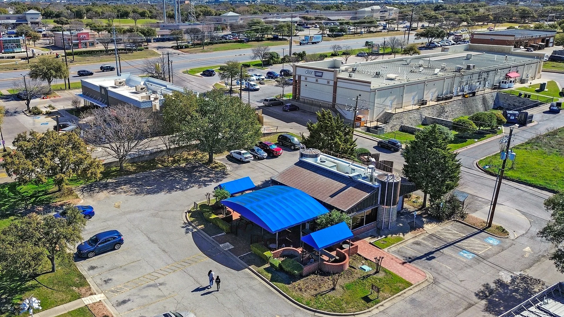 Owner-User Restaurant Opportunity — Sale in Austin, TX, photo 1 of 3