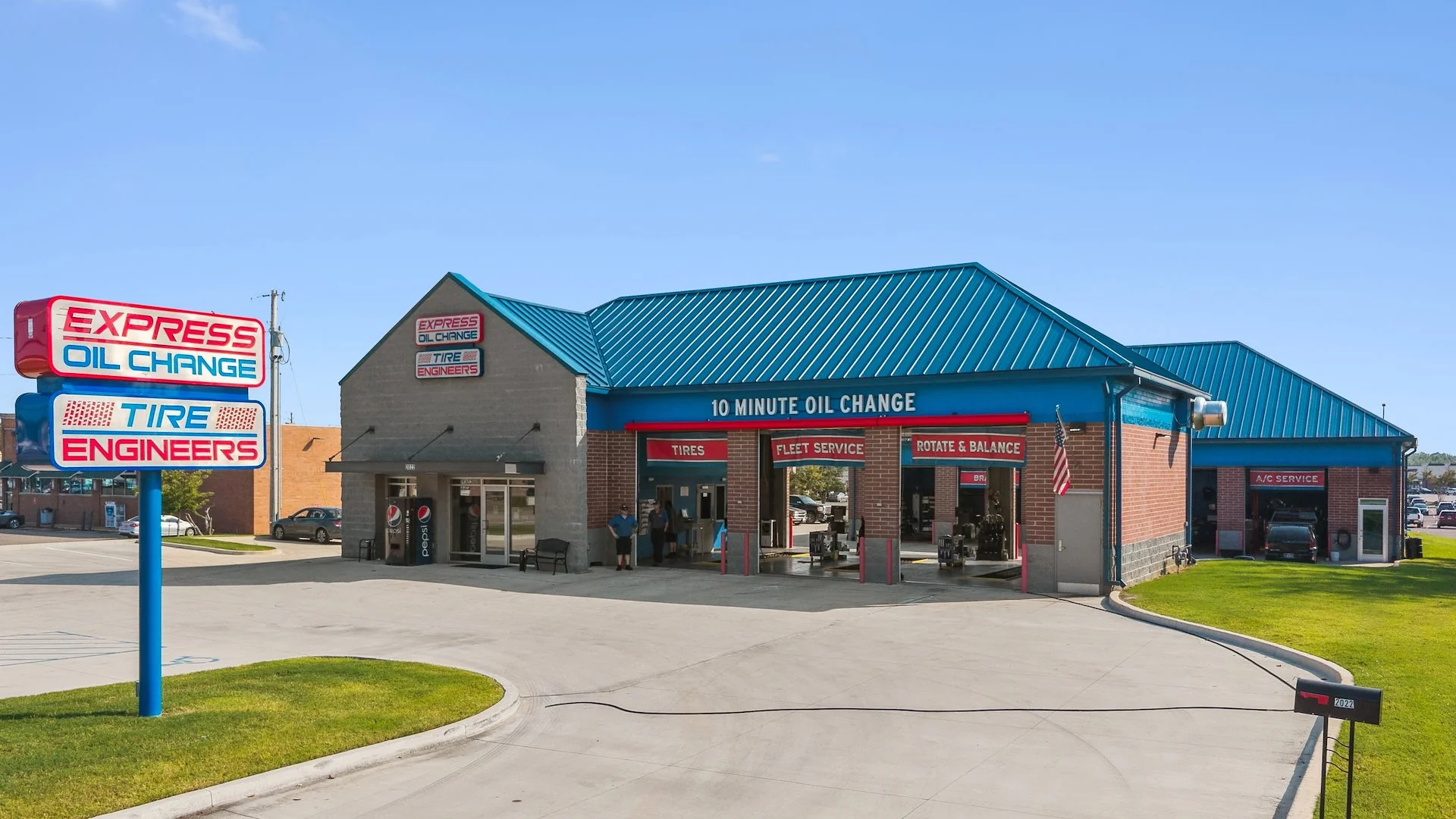 Express Oil Change Sale-Leaseback (Mavis Guaranty) — Sale in Corinth, MS, photo 1 of 5