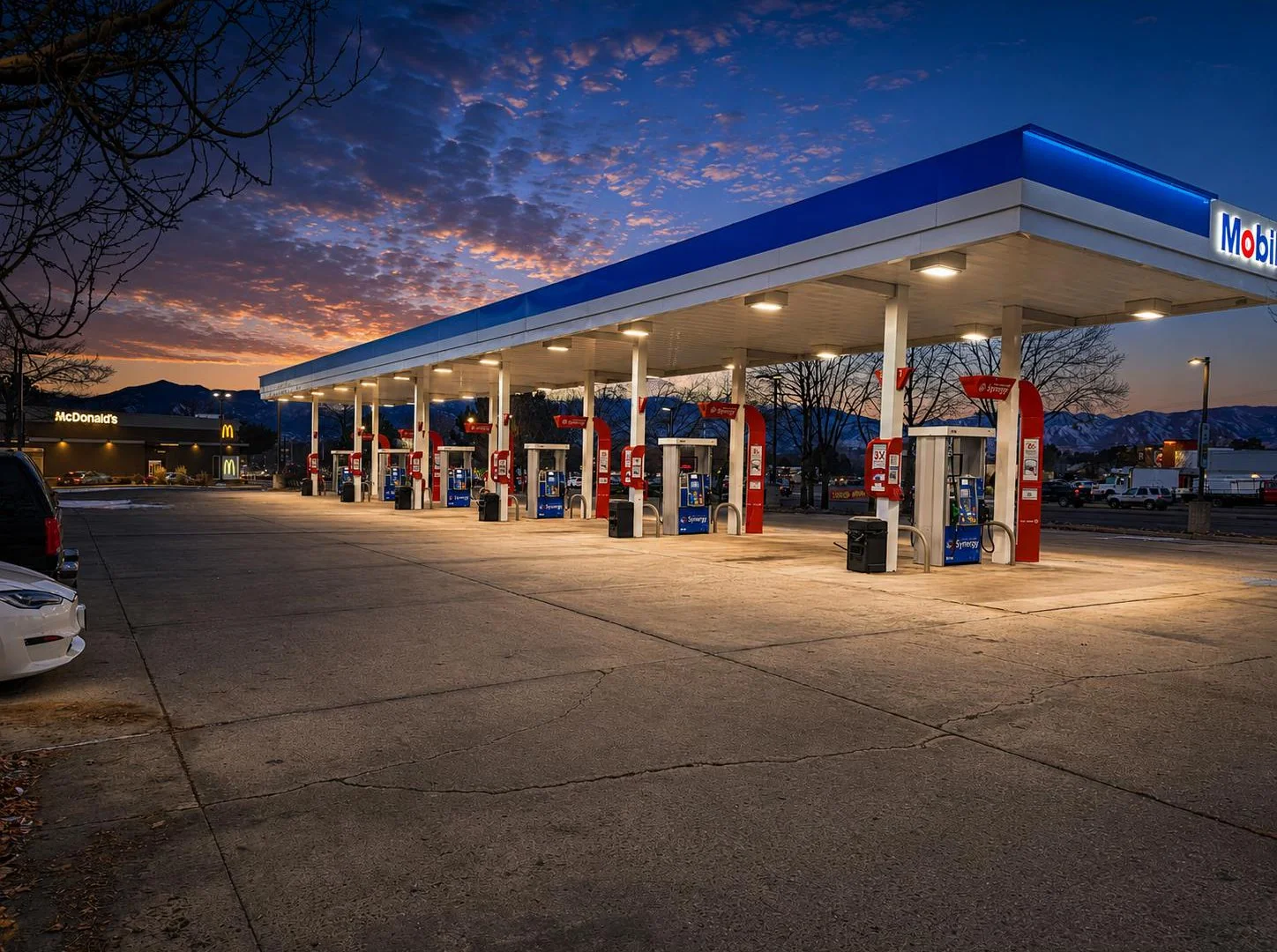 J&J market W/ Mobil Gas & Diesel — Sale in Colorado Springs, CO, photo 3 of 3