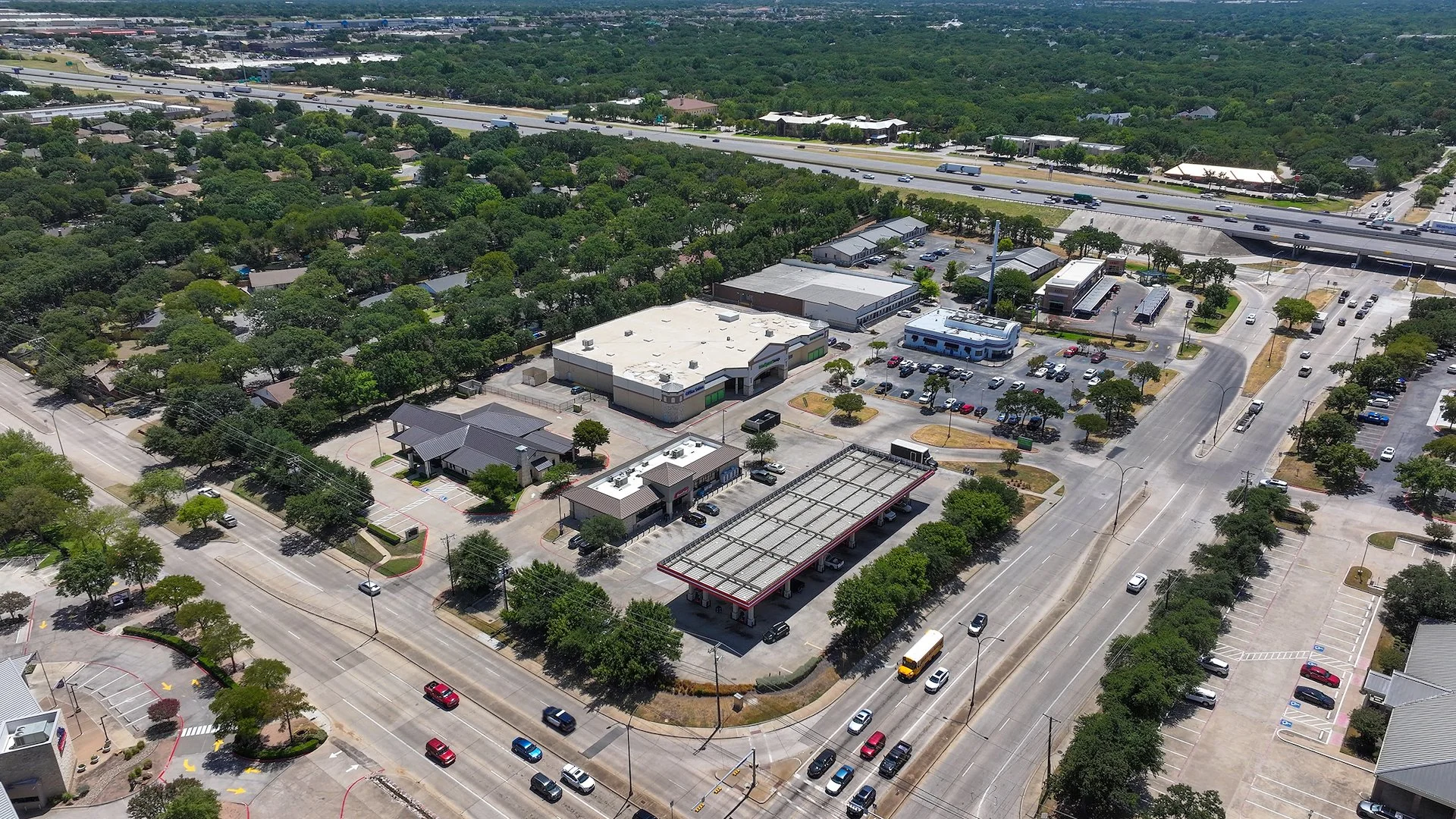 RaceTrac (Recent 10-Year Extension) — Sale in Arlington, TX, photo 2 of 4