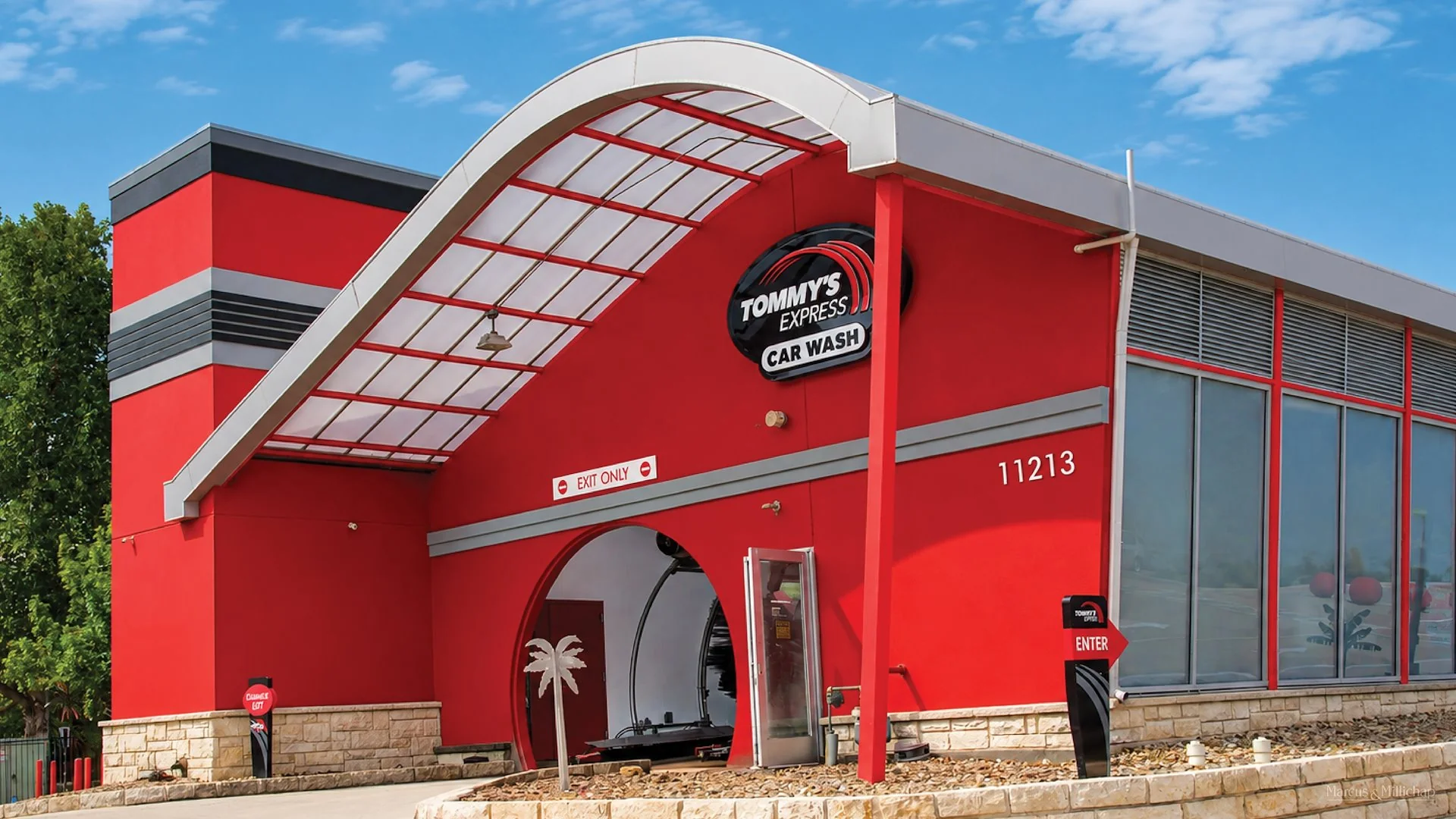 Tommy's Car Wash — Sale in Austin, TX, photo 1 of 8