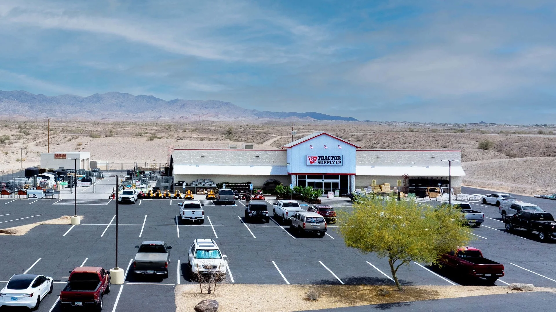 Tractor Supply Co | 13 Year Lease Term — Sale in Lake Havasu City, AZ, photo 3 of 8