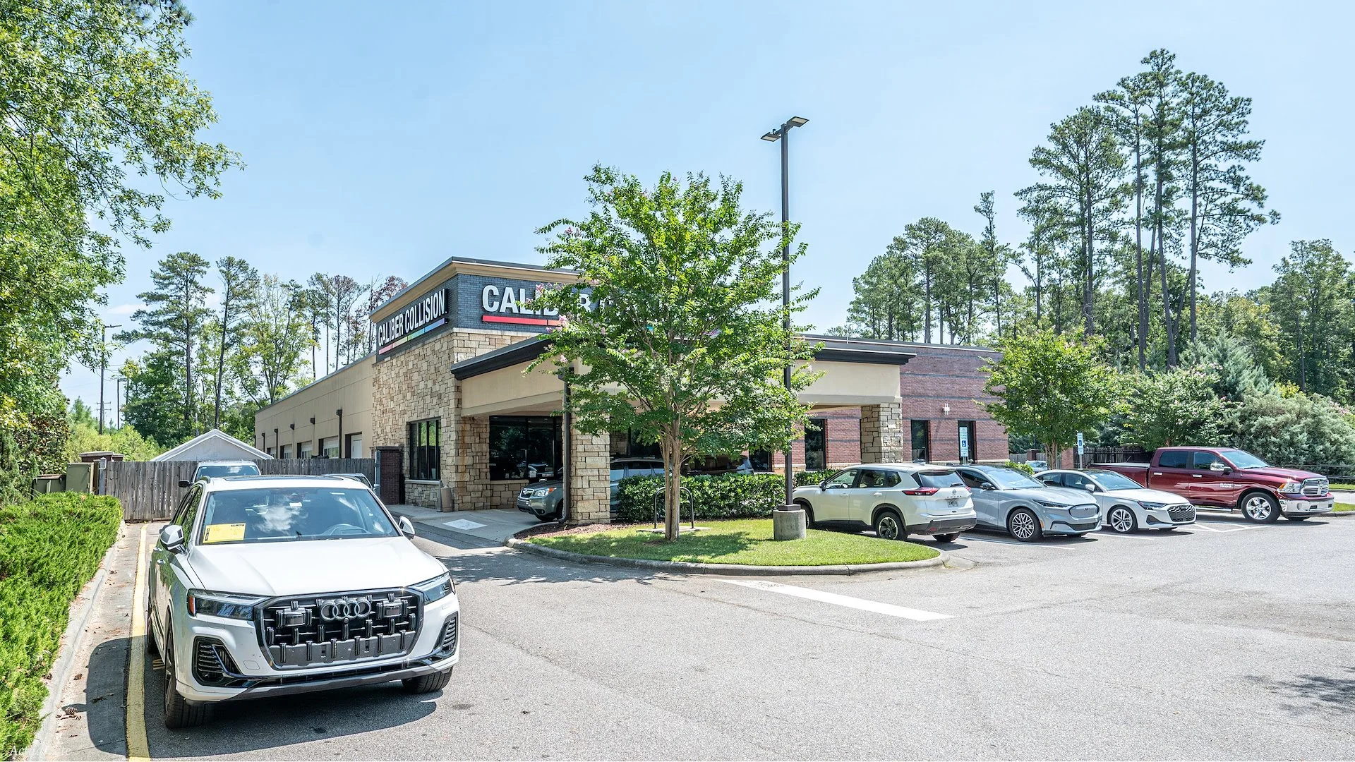 Caliber Collision | Fast-Growing Raleigh MSA | $159K+… — Sale in Apex (Raleigh Msa), NC, photo 3 of 8