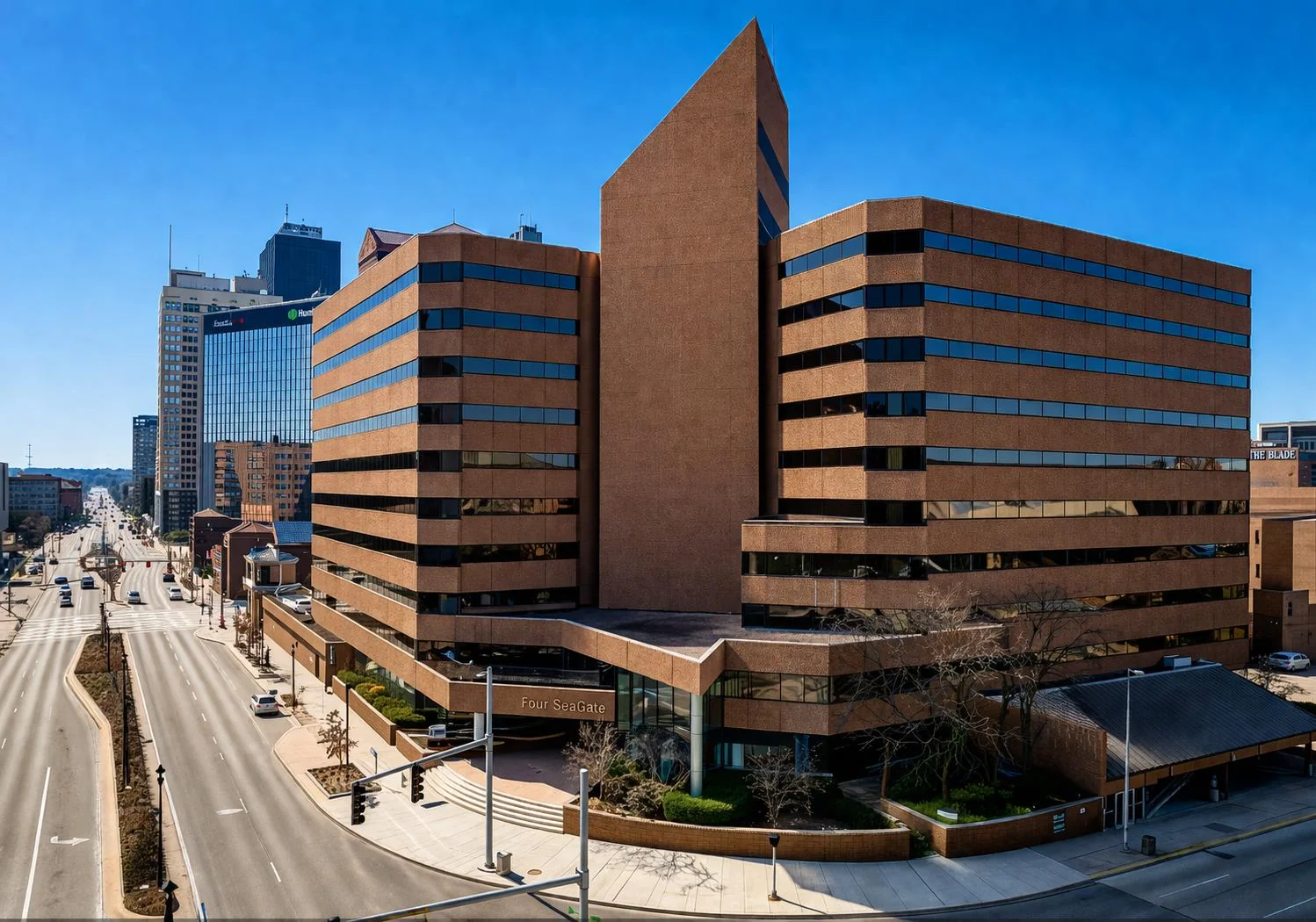 Four SeaGate Office Building — Sale in Toledo, OH, photo 1 of 2