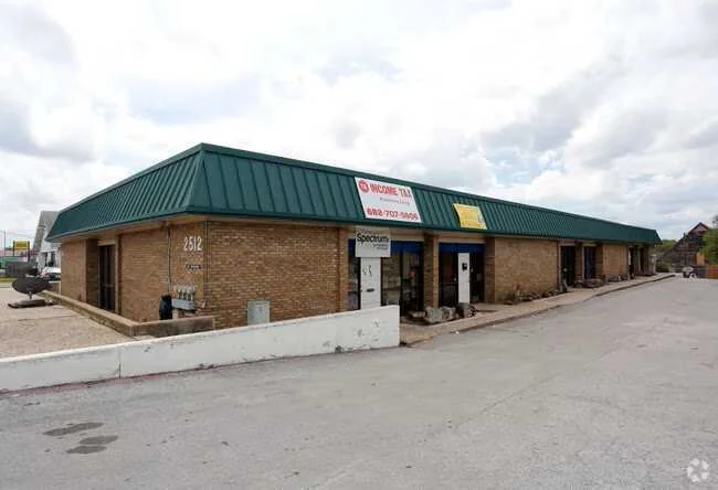 2512-2516 Oakland Blvd — Sale in Fort Worth, TX, photo 1 of 2