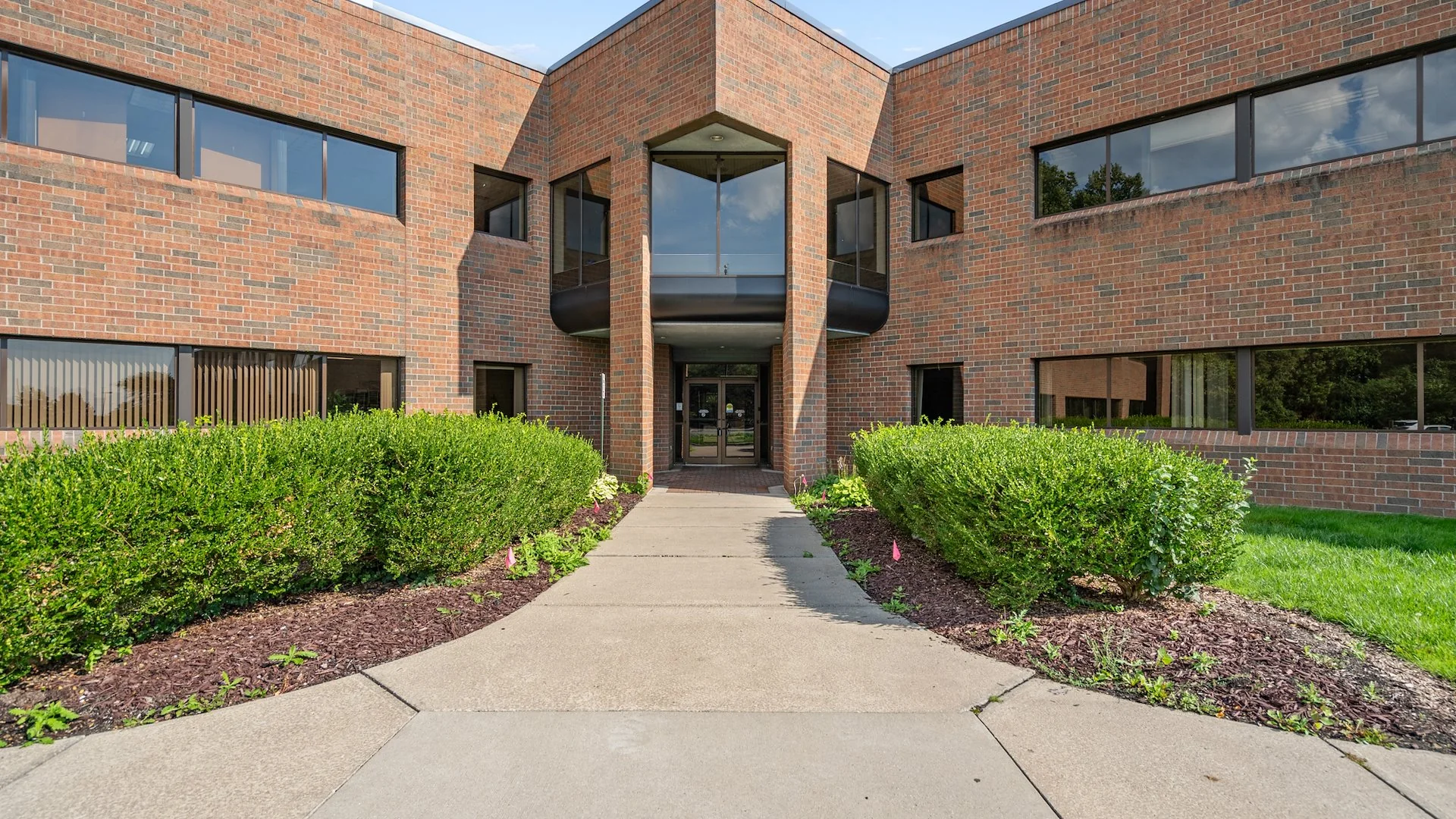Auction - Arrowhead Office Park — Sale in Maumee, OH, photo 1 of 2