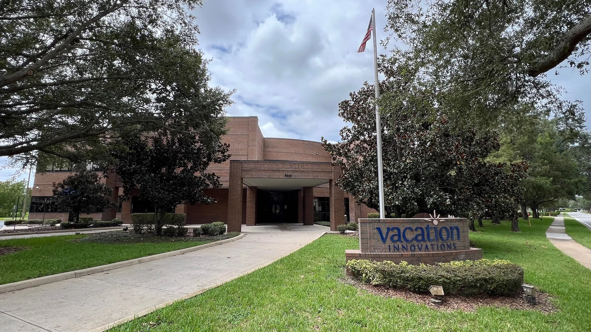 Vacation Innovations - Single Tenant Office in… — Sale in Orlando, FL, photo 1 of 5
