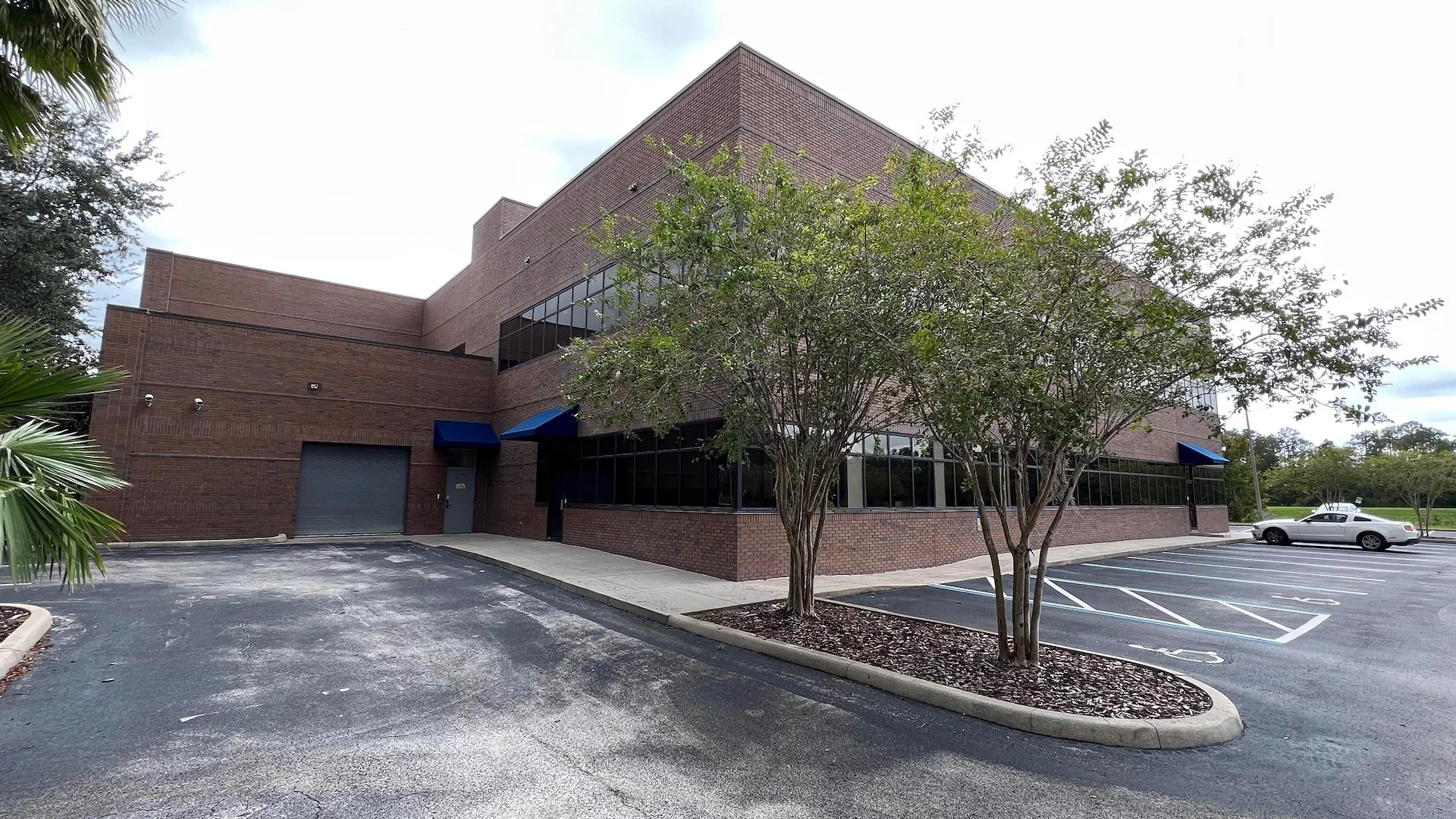 Vacation Innovations - Single Tenant Office in… — Sale in Orlando, FL, photo 2 of 5