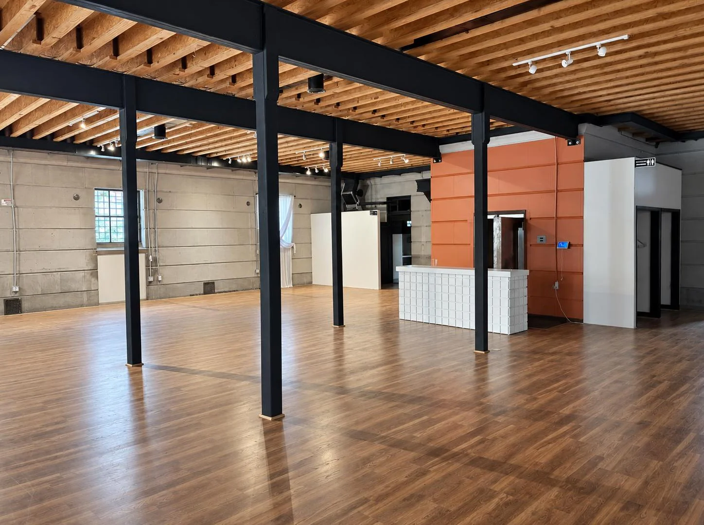 Vacant / Mixed-Use / Office-Retail / Event Space — Sale in Philadelphia, PA, photo 5 of 8