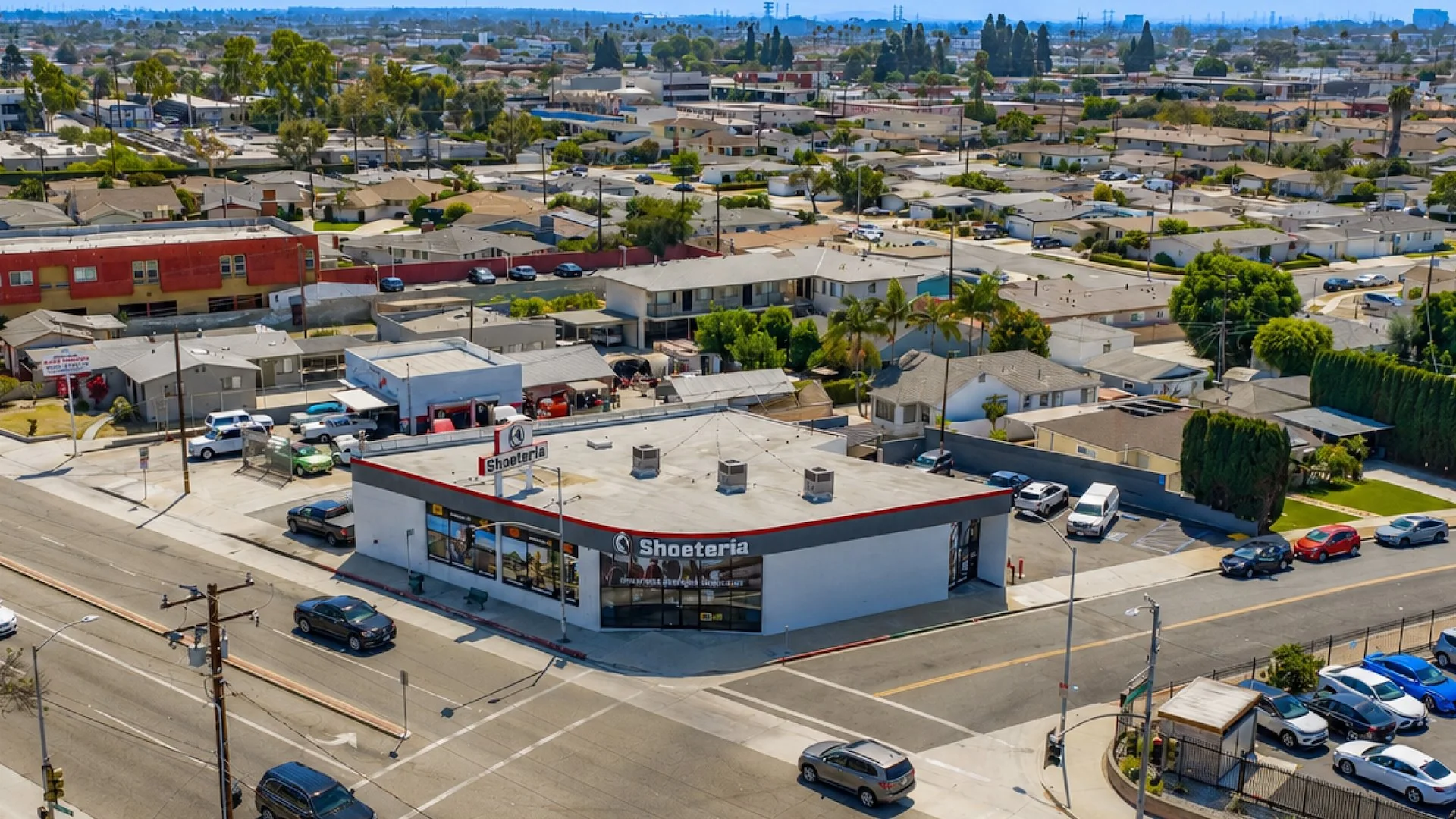 Shoeteria | NNN Lease with Corporate Guaranty — Sale in Gardena, CA, photo 4 of 5