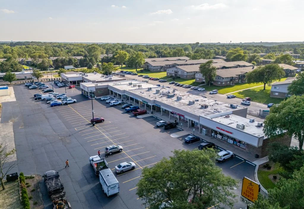 Somerset Plaza | Unanchored Strip Retail | DuPage… — Sale in Willowbrook, IL, photo 2 of 8