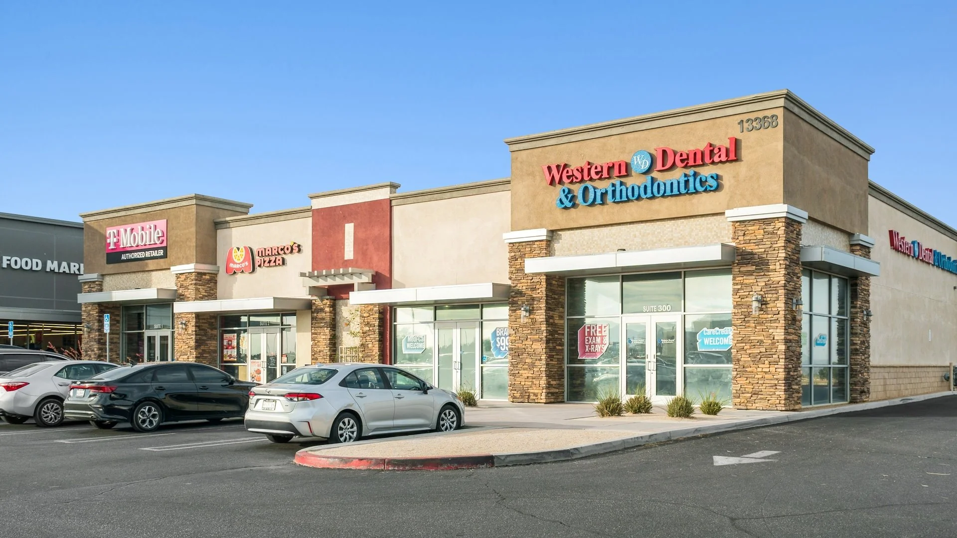 Escondido Plaza Shops — Sale in Hesperia, CA, photo 1 of 5